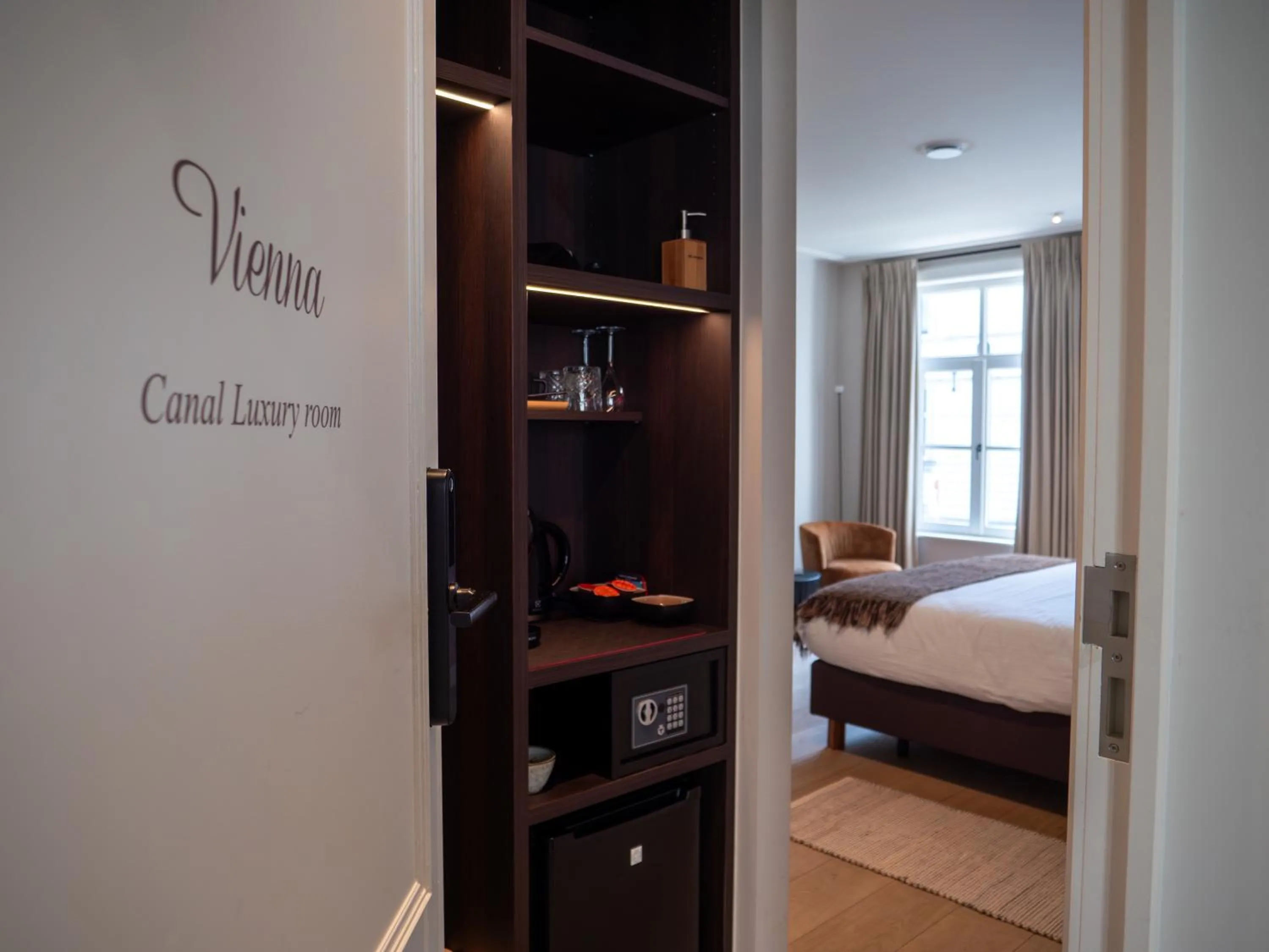 Logo/Certificate/Sign, Bed in B&B Anna9