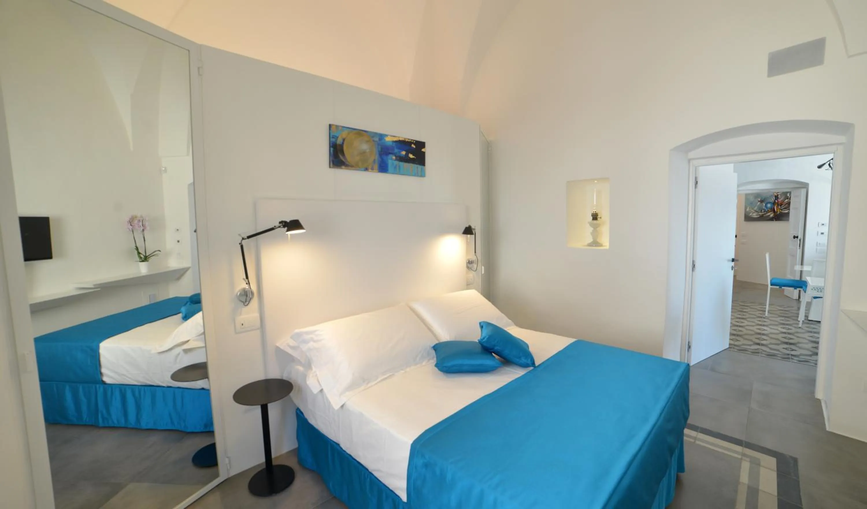 Photo of the whole room in Sunshine Luxury Rooms