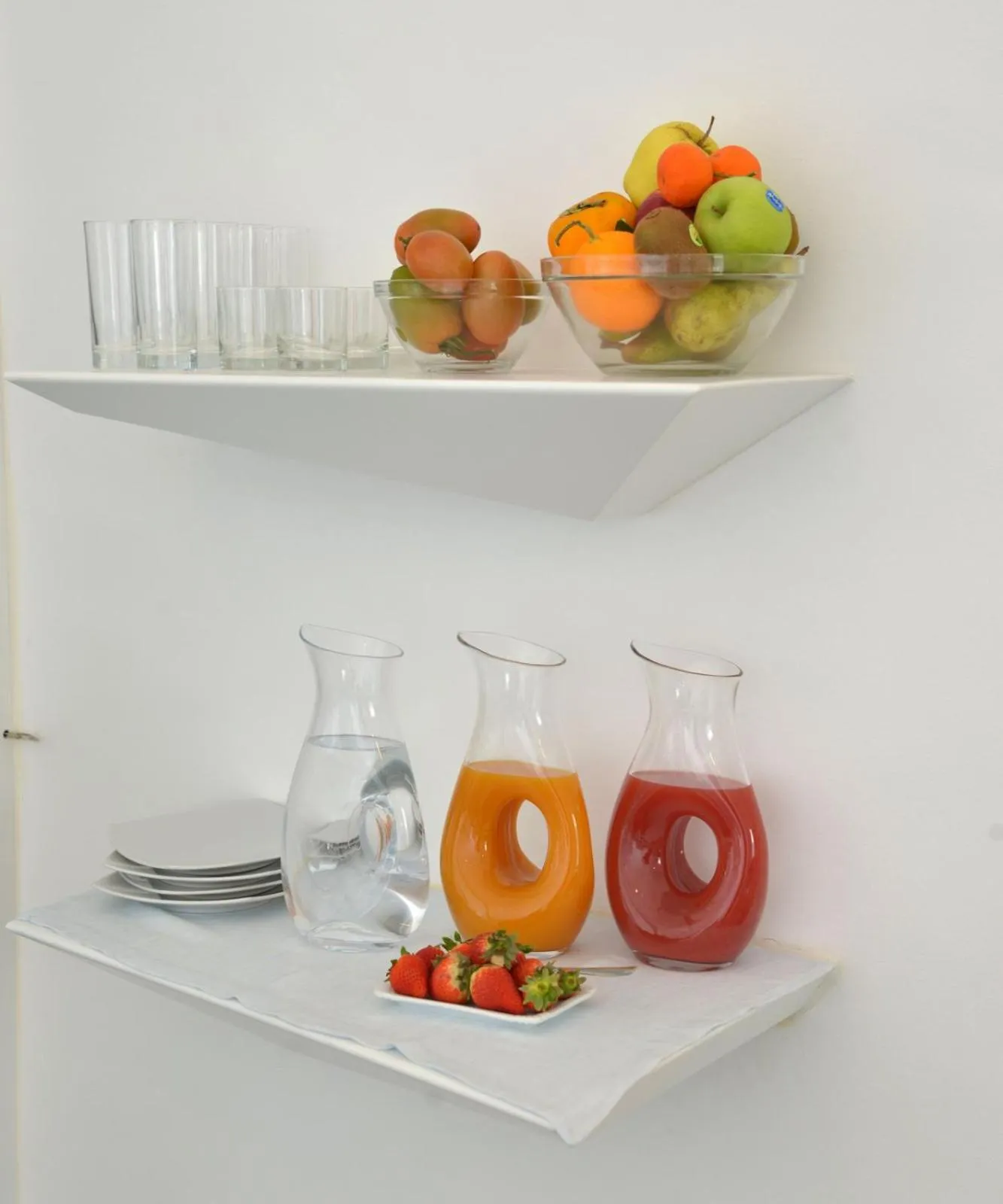 Food and drinks in Sunshine Luxury Rooms