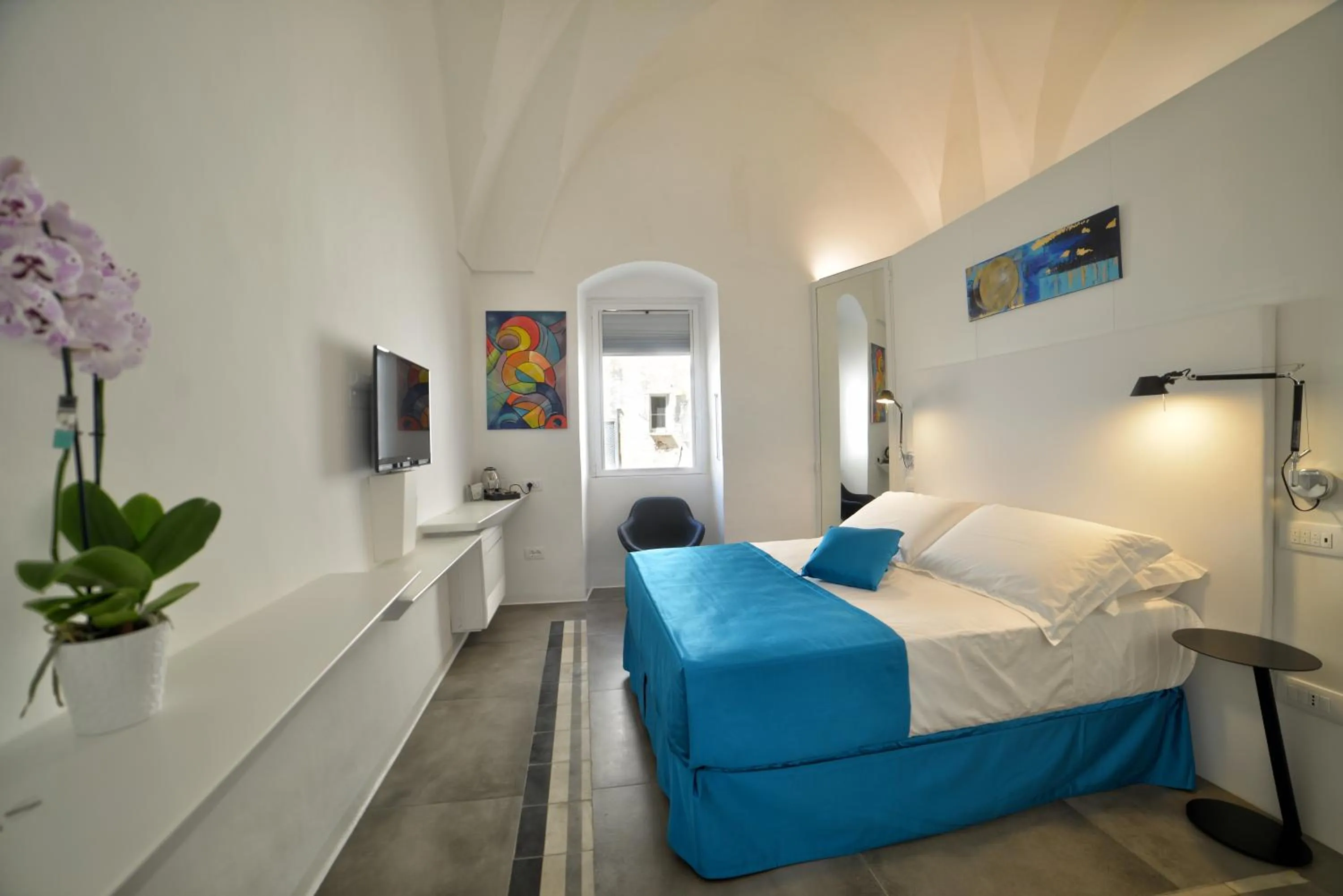 Photo of the whole room in Sunshine Luxury Rooms