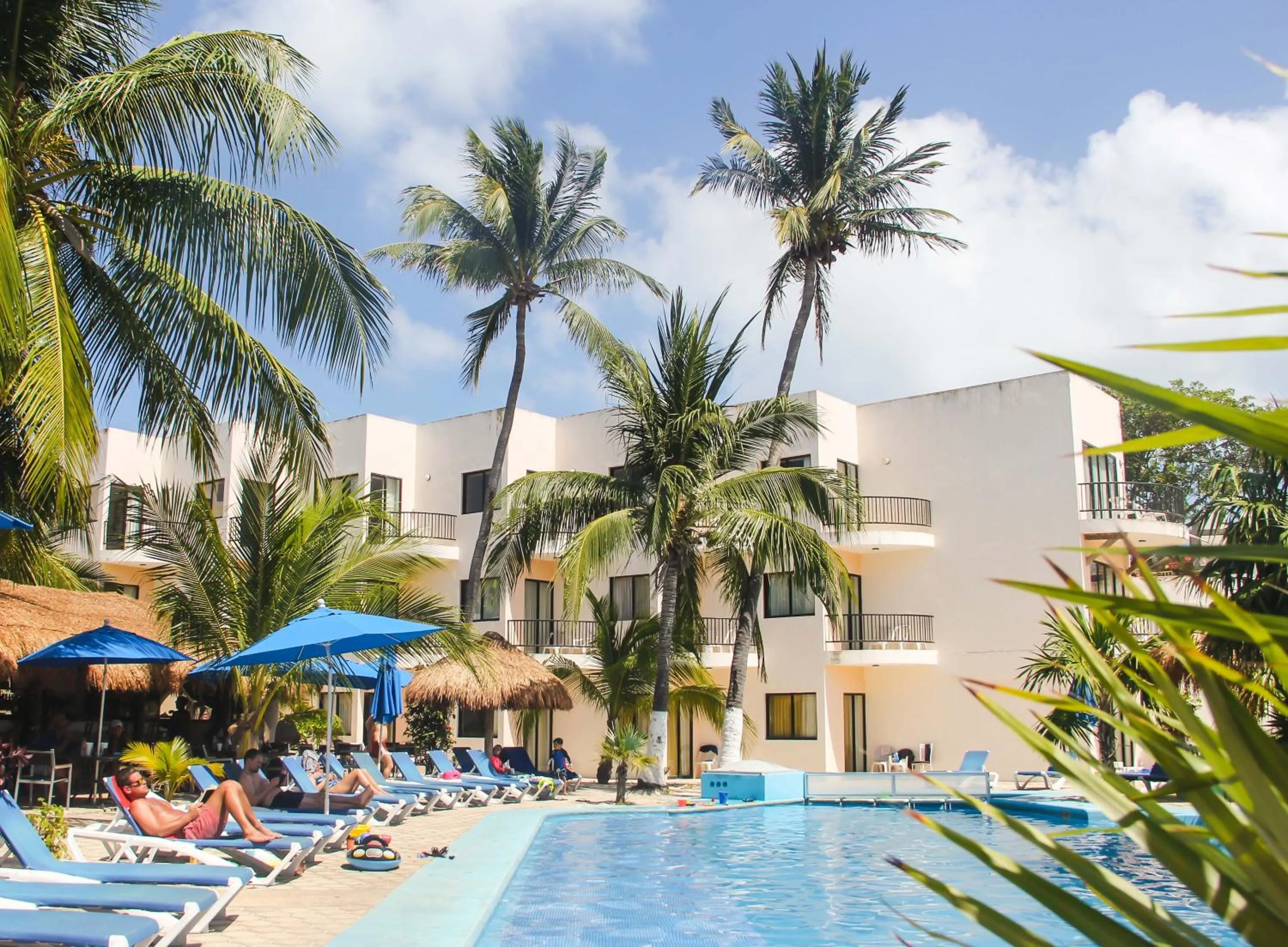 Pool view in Hotel Posada del Mar