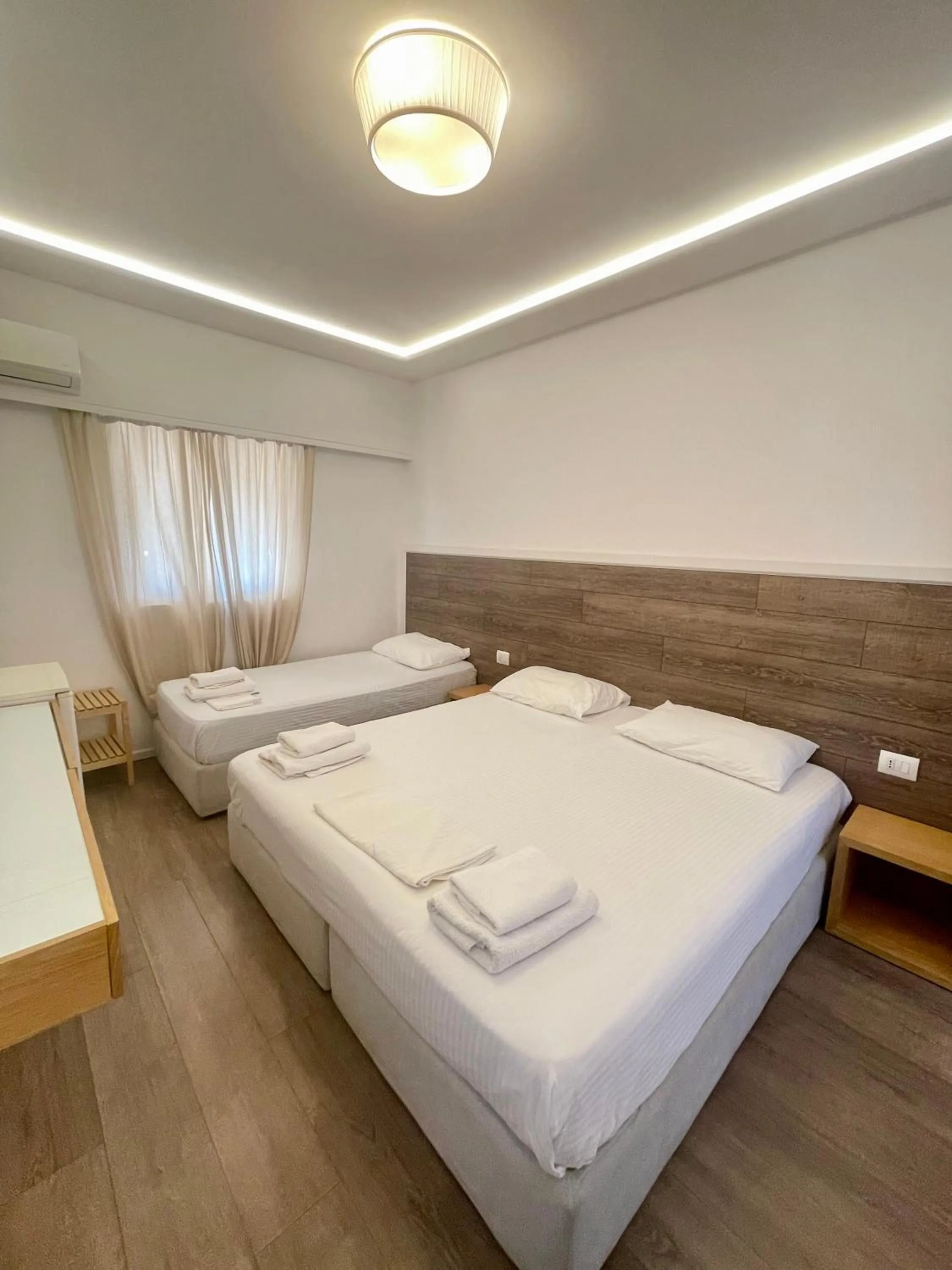 Bed in Hotel Aulona