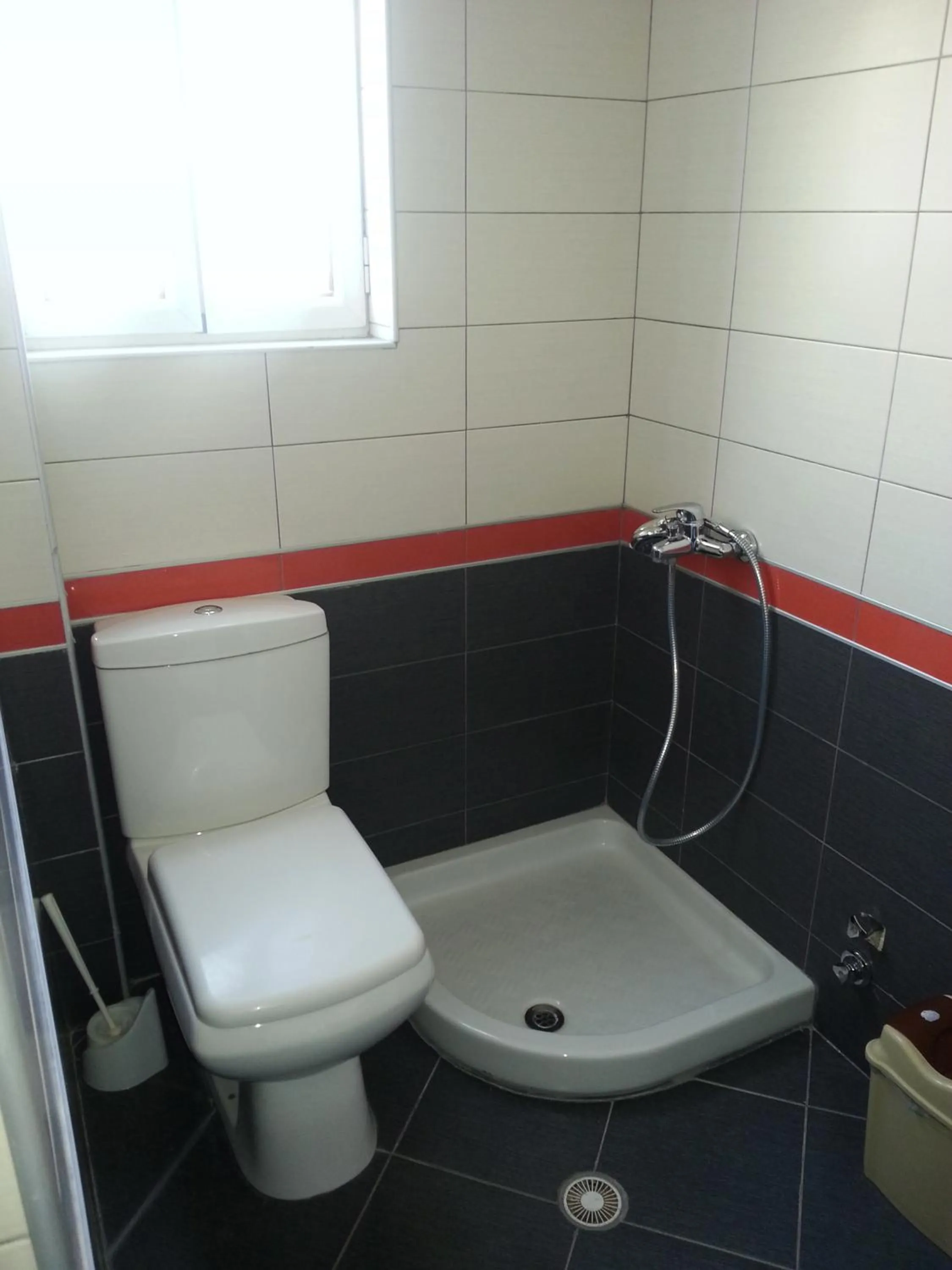 Shower in Hotel Aulona
