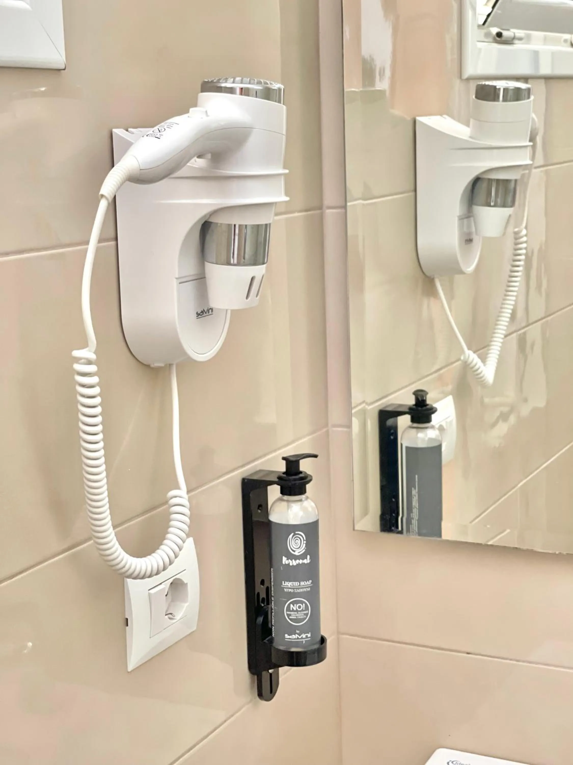 Bathroom in Hotel Aulona