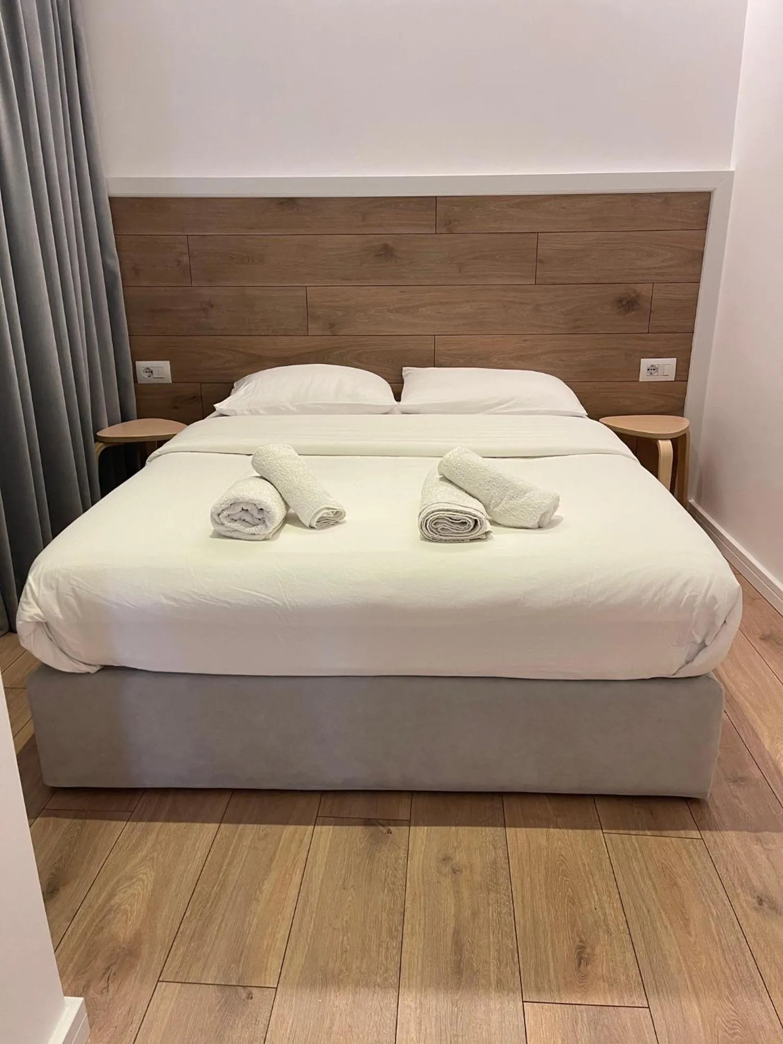 Bed in Hotel Aulona