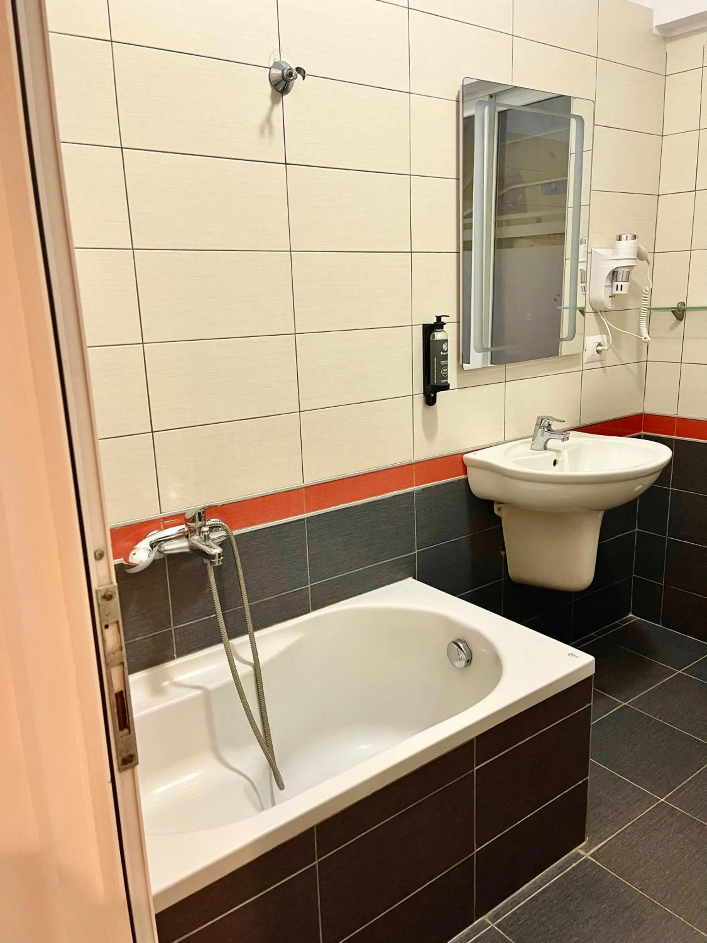 Shower in Hotel Aulona