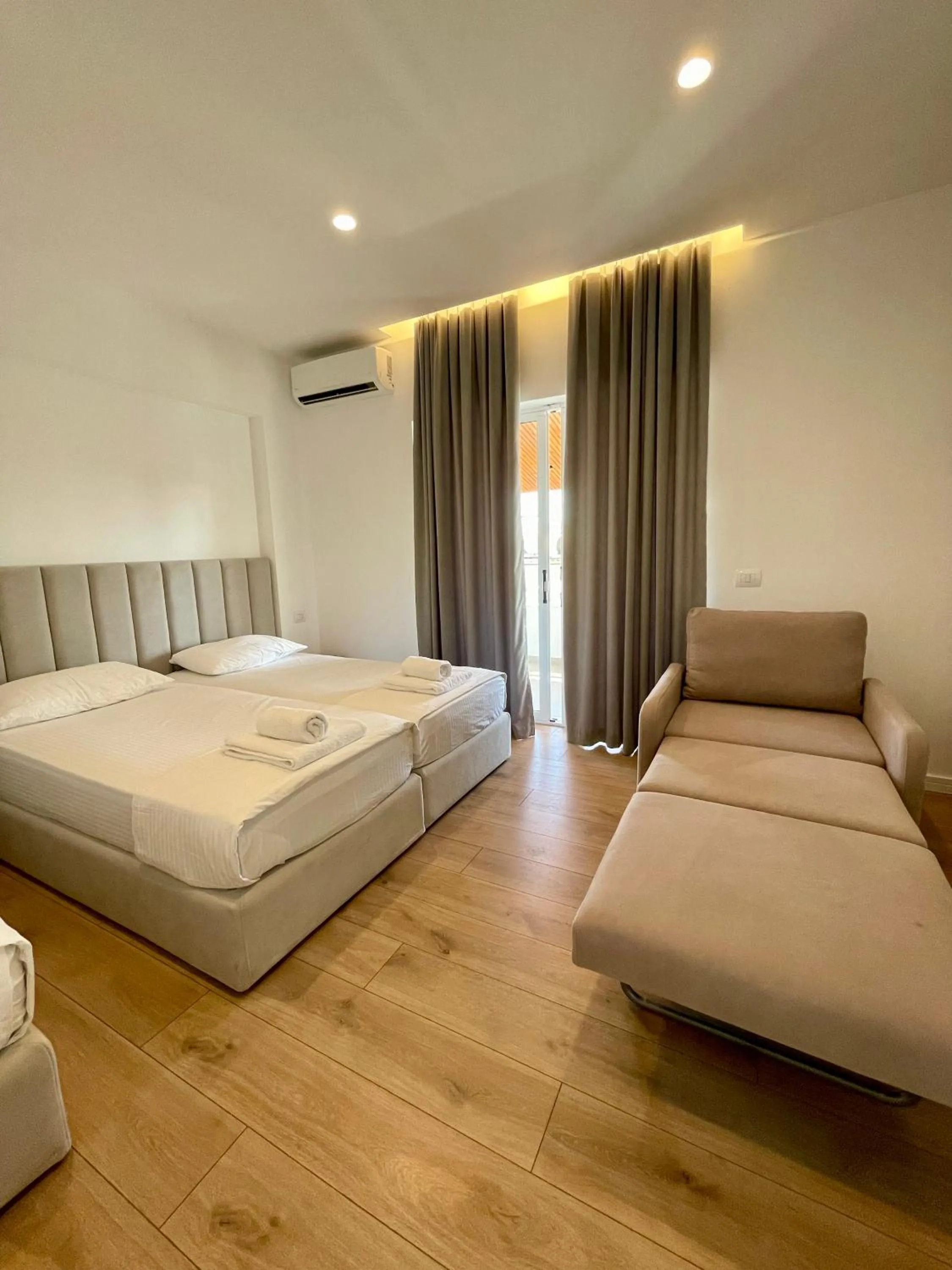 Bed in Hotel Aulona
