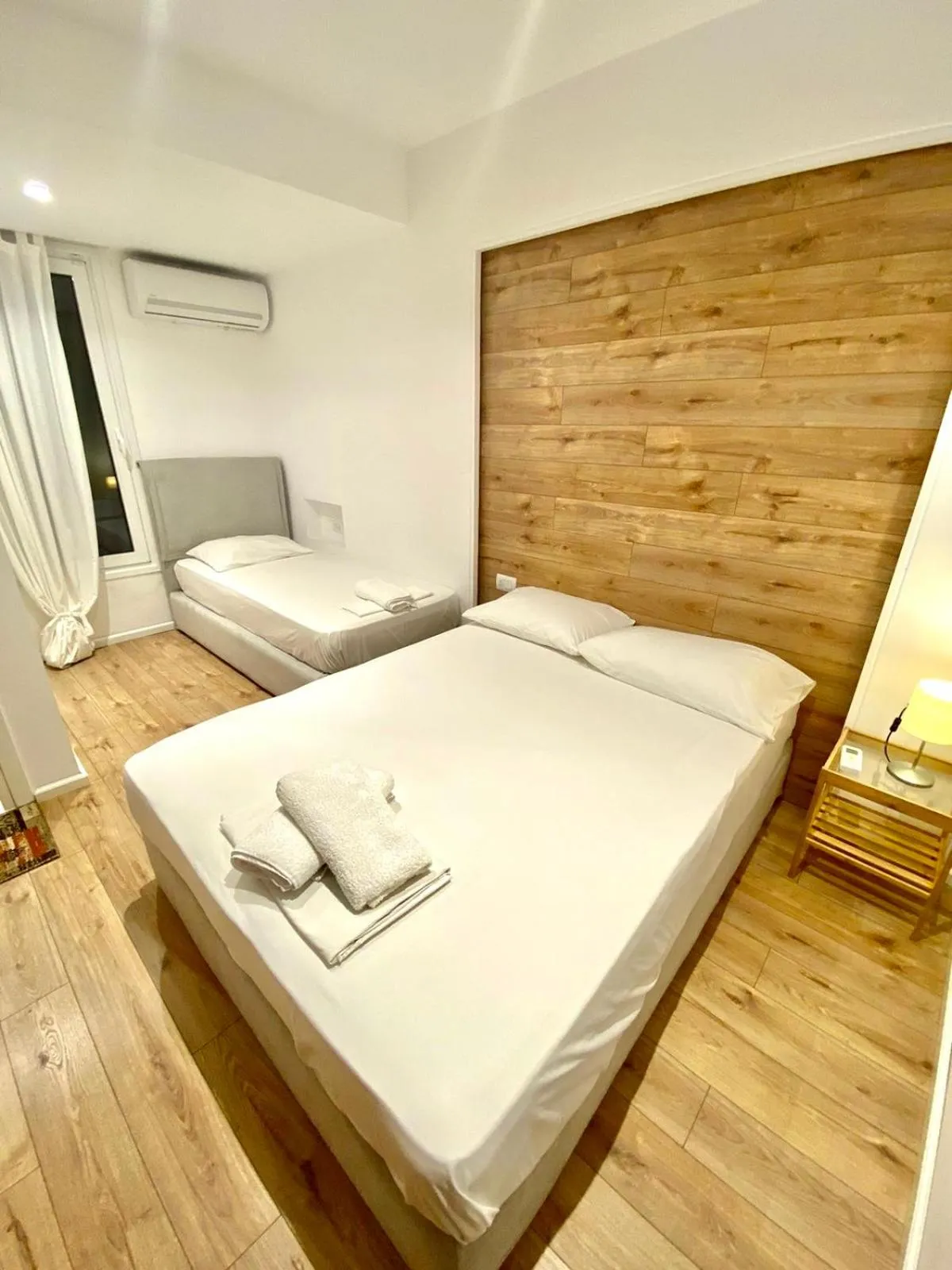 Bed in Hotel Aulona