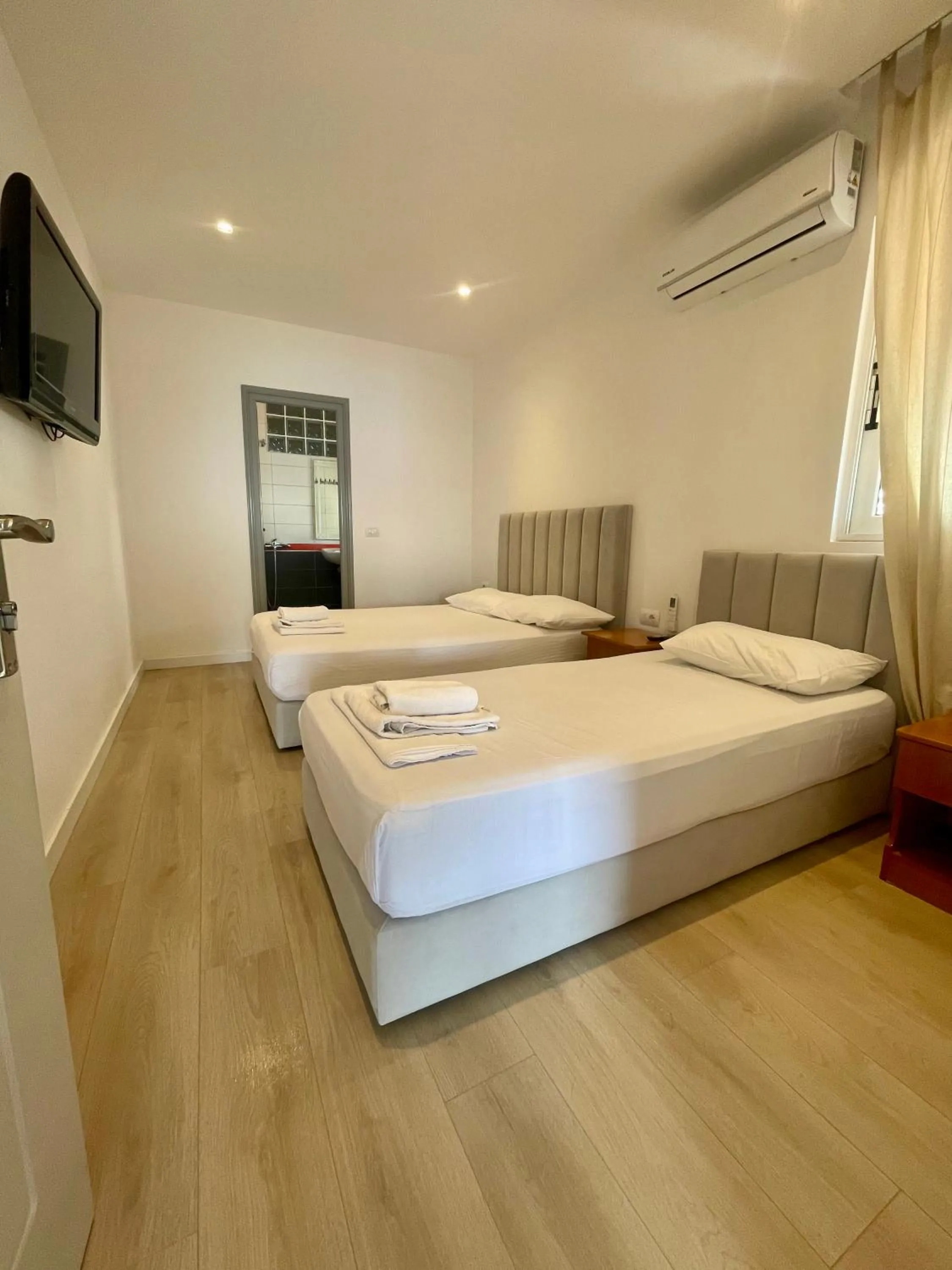 Bed in Hotel Aulona
