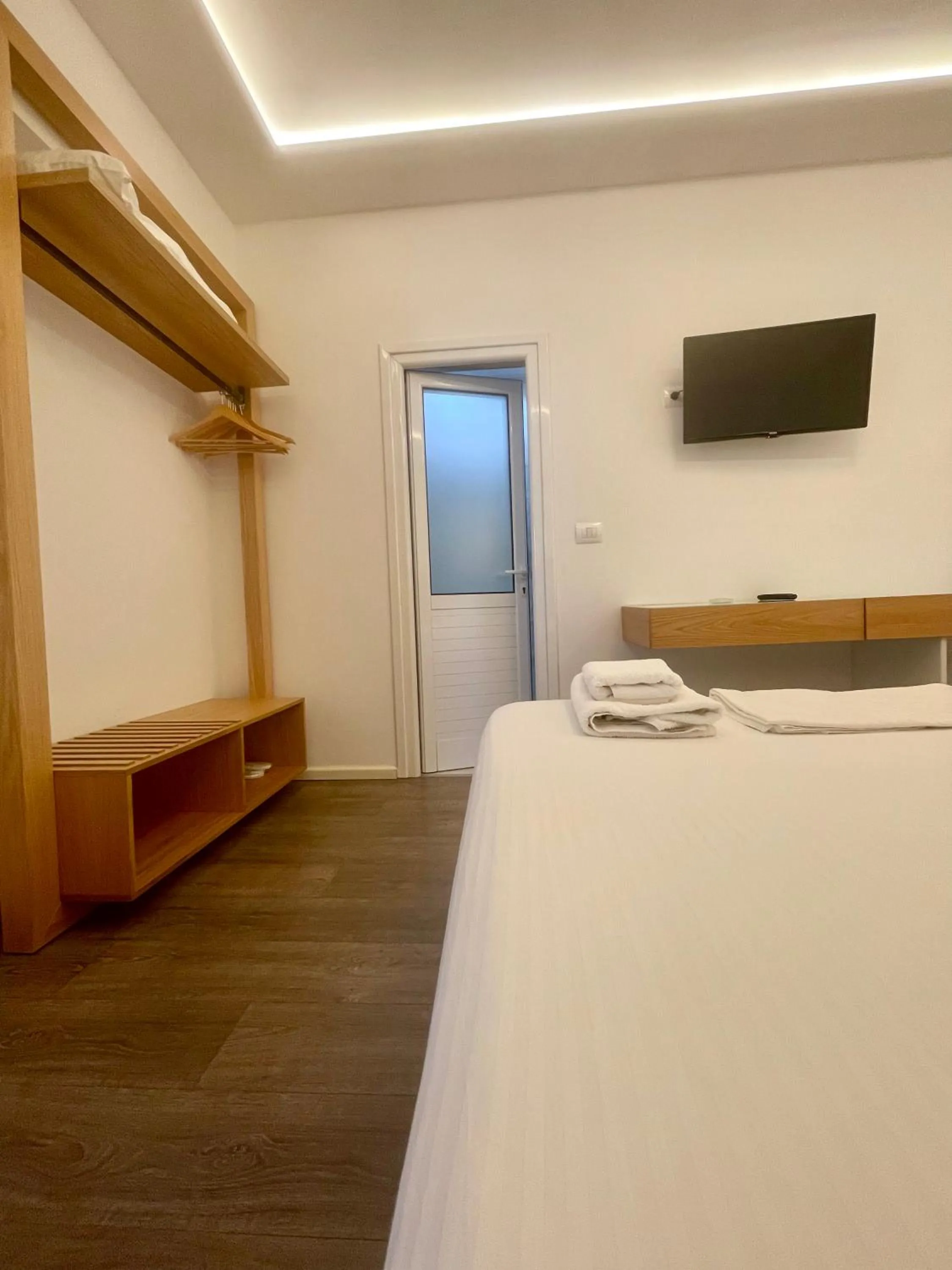 Bed in Hotel Aulona
