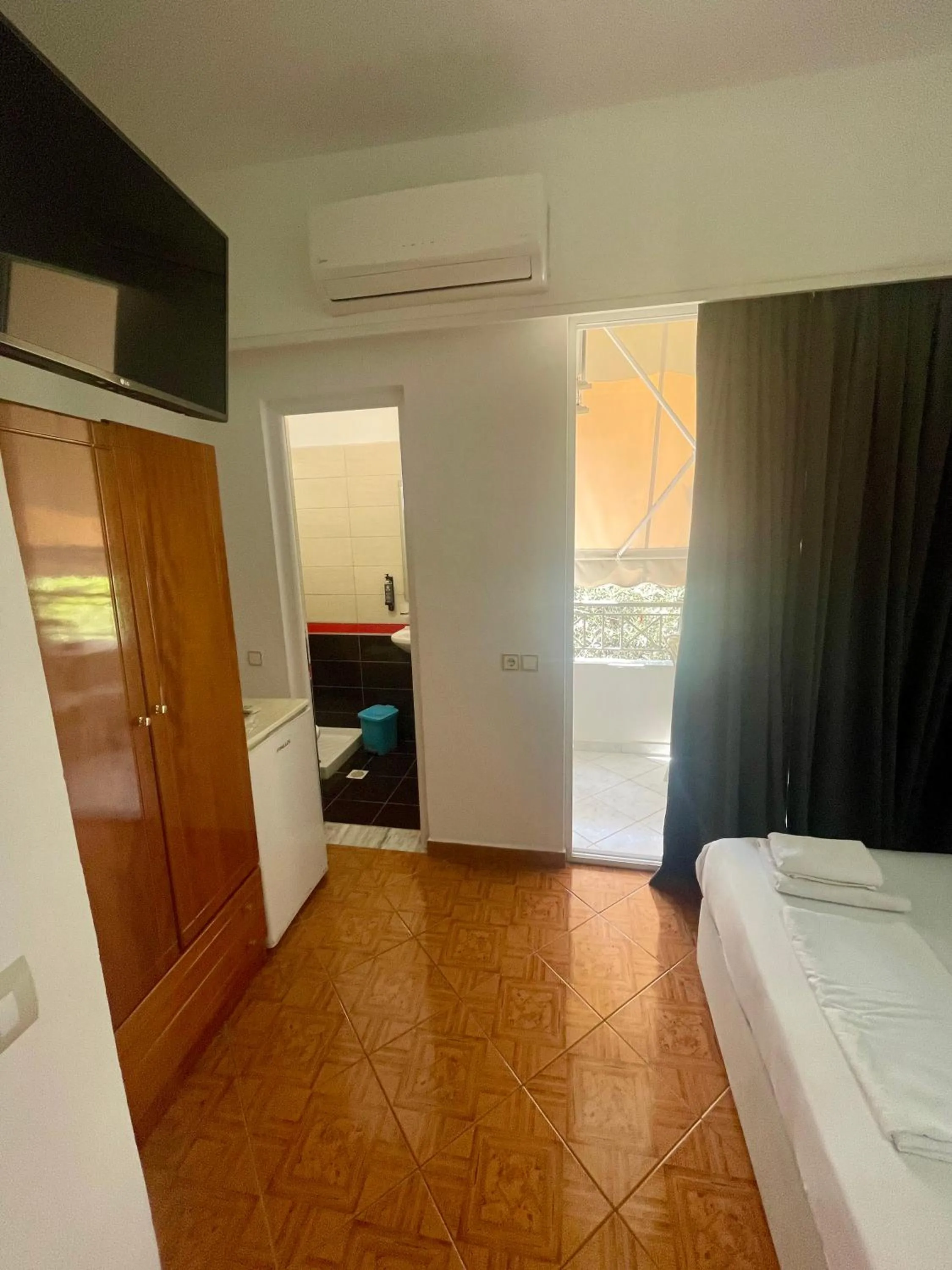 Bed in Hotel Aulona