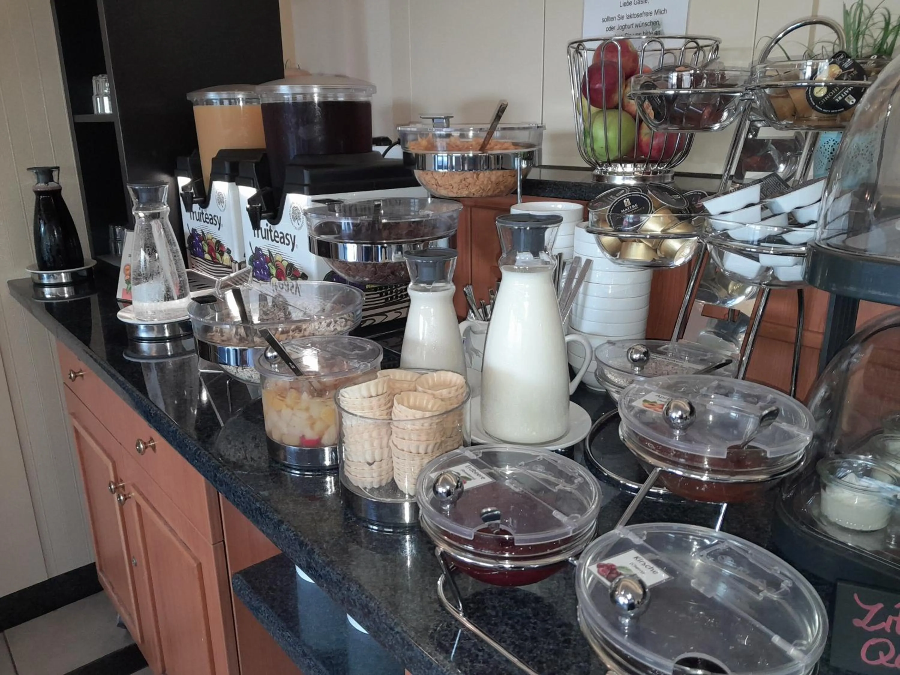 Food and drinks in KomfortHotel Grossbeeren - Stadt-Gut-Hotel