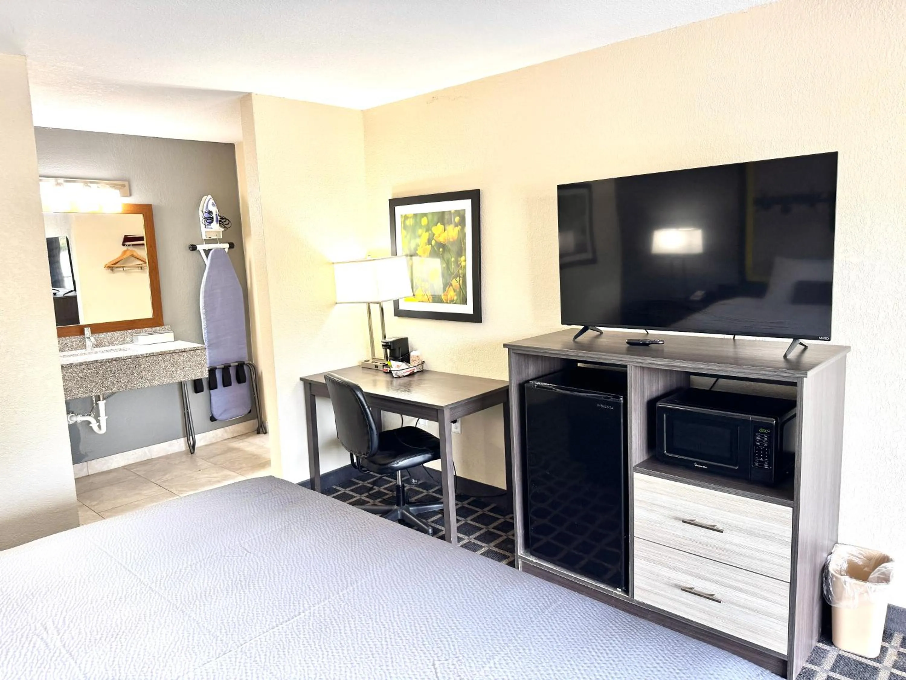 Super 8 by Wyndham Morganton