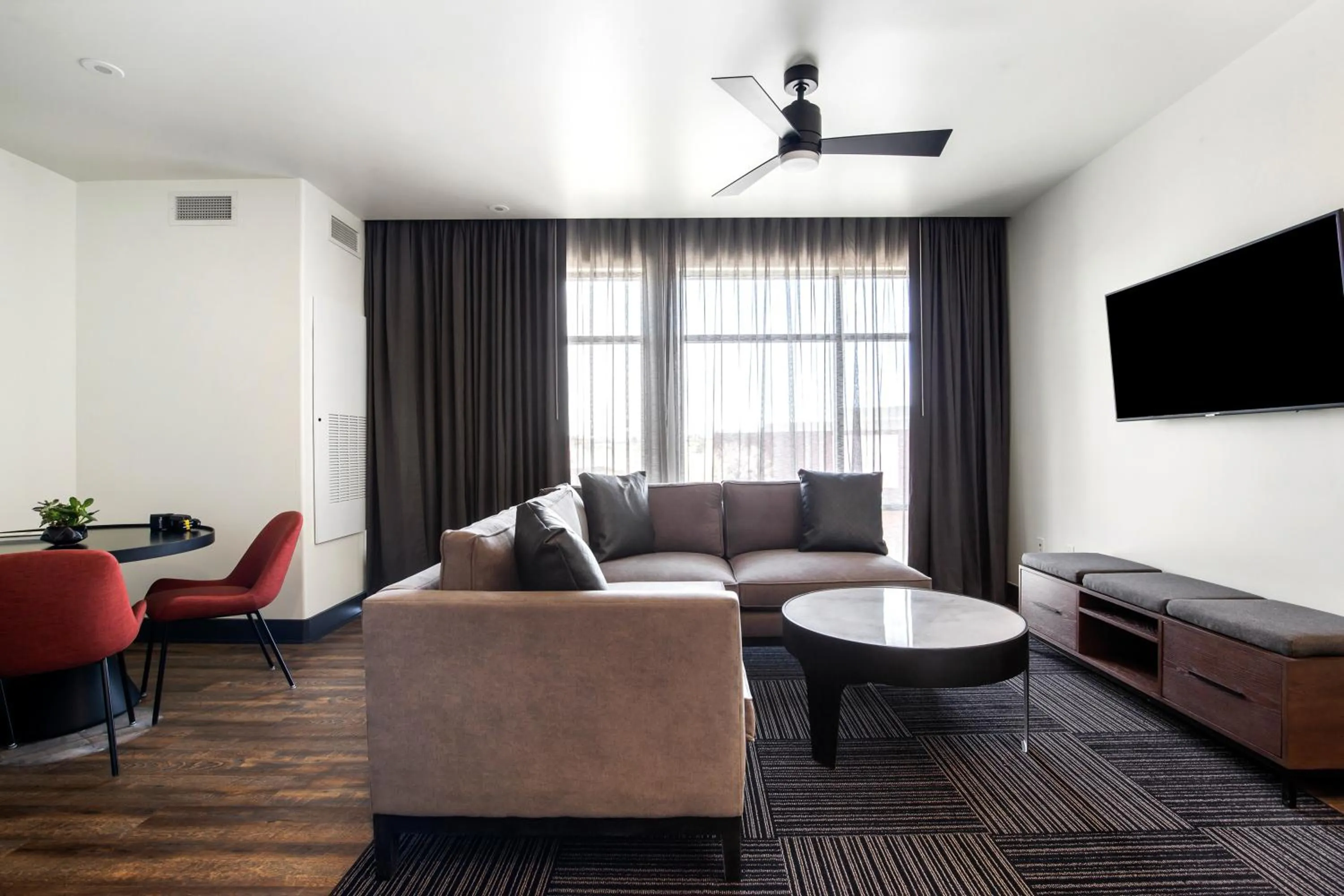 Living room in Origin Westminster a Wyndham Hotel