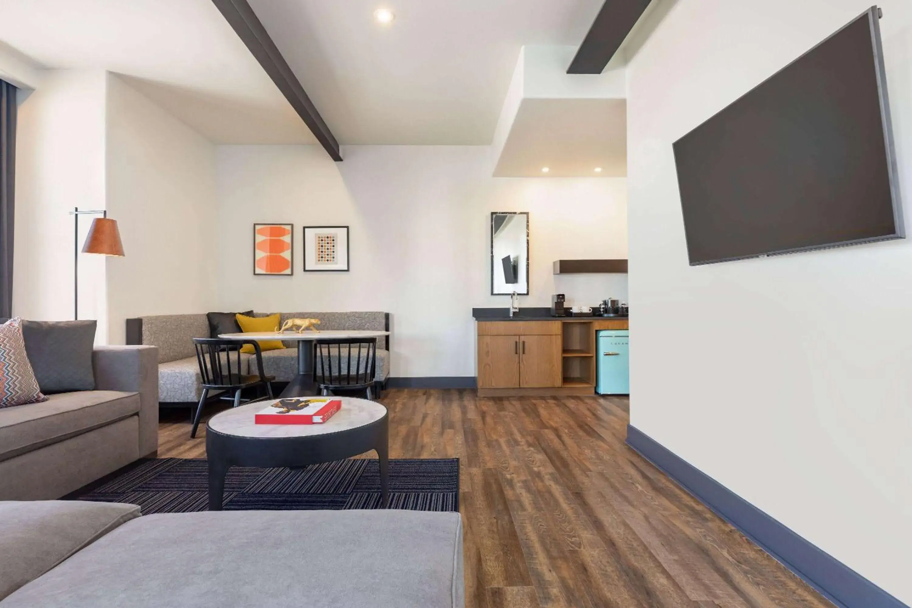 Executive King Suite - Non-Smoking in Origin Westminster a Wyndham Hotel Executive King Suite - Non-Smoking in Origin Westminster a Wyndham Hotel