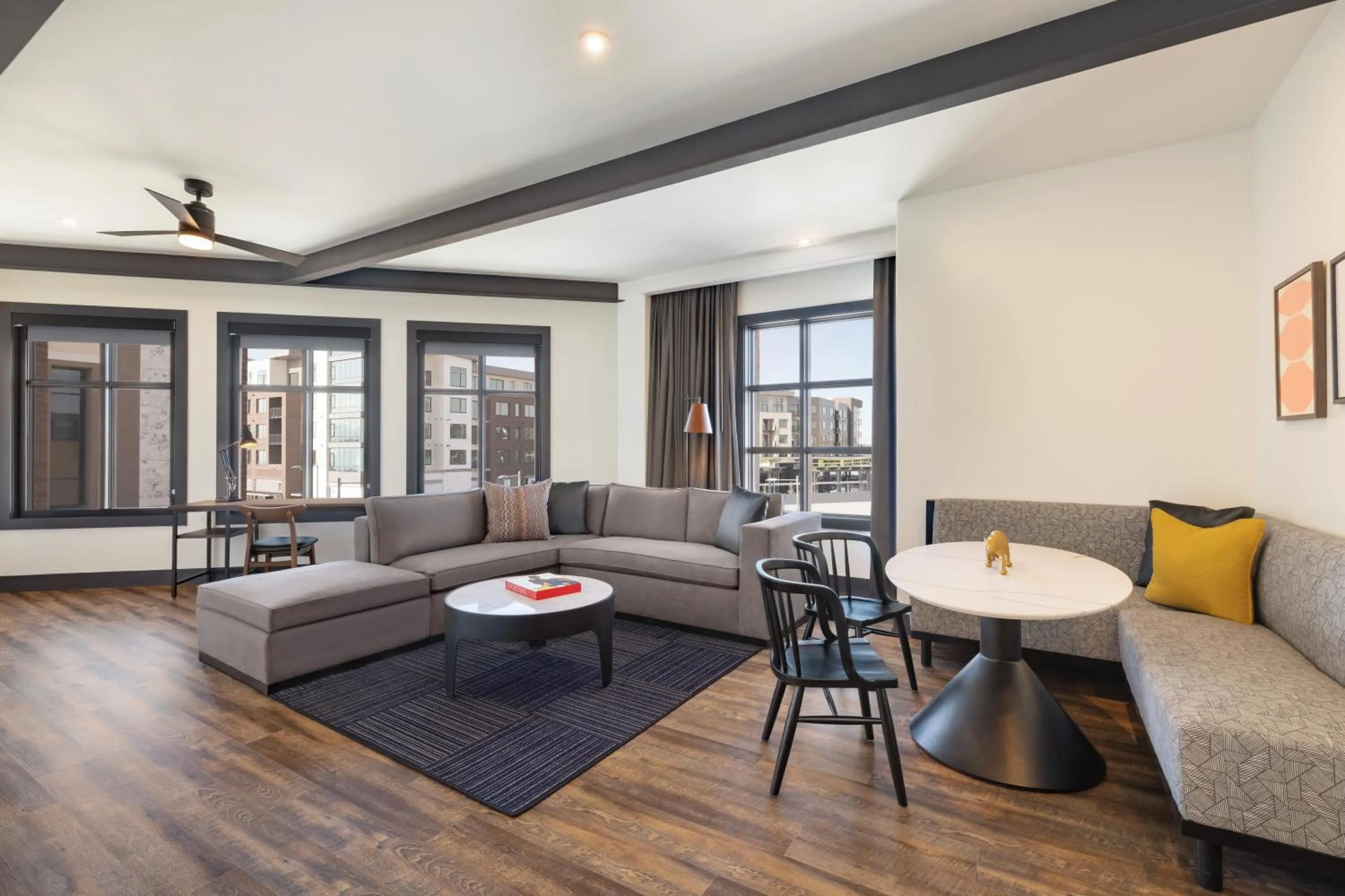 Living room in Origin Westminster a Wyndham Hotel