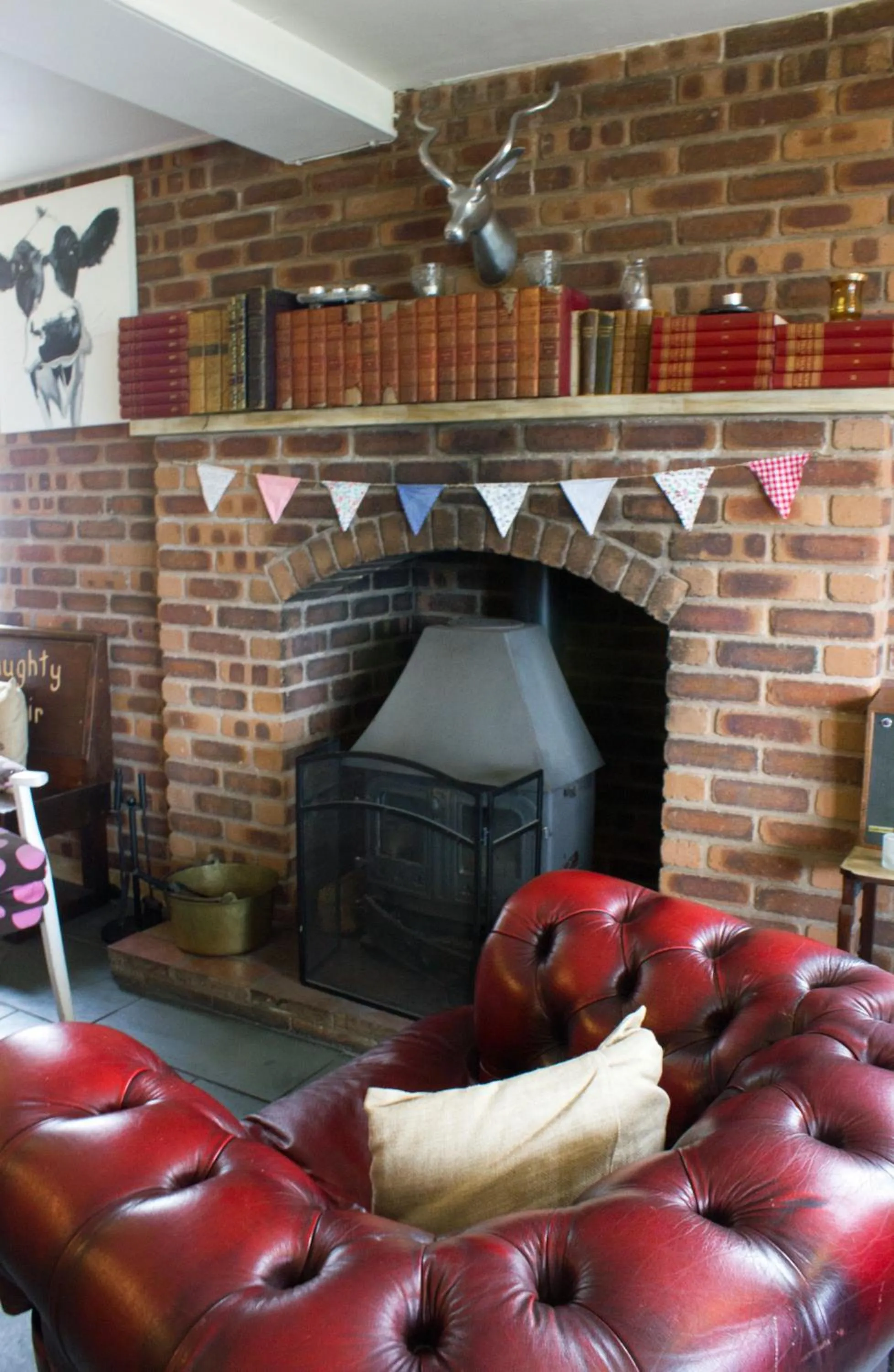 Communal lounge/ TV room in Abel's Harp