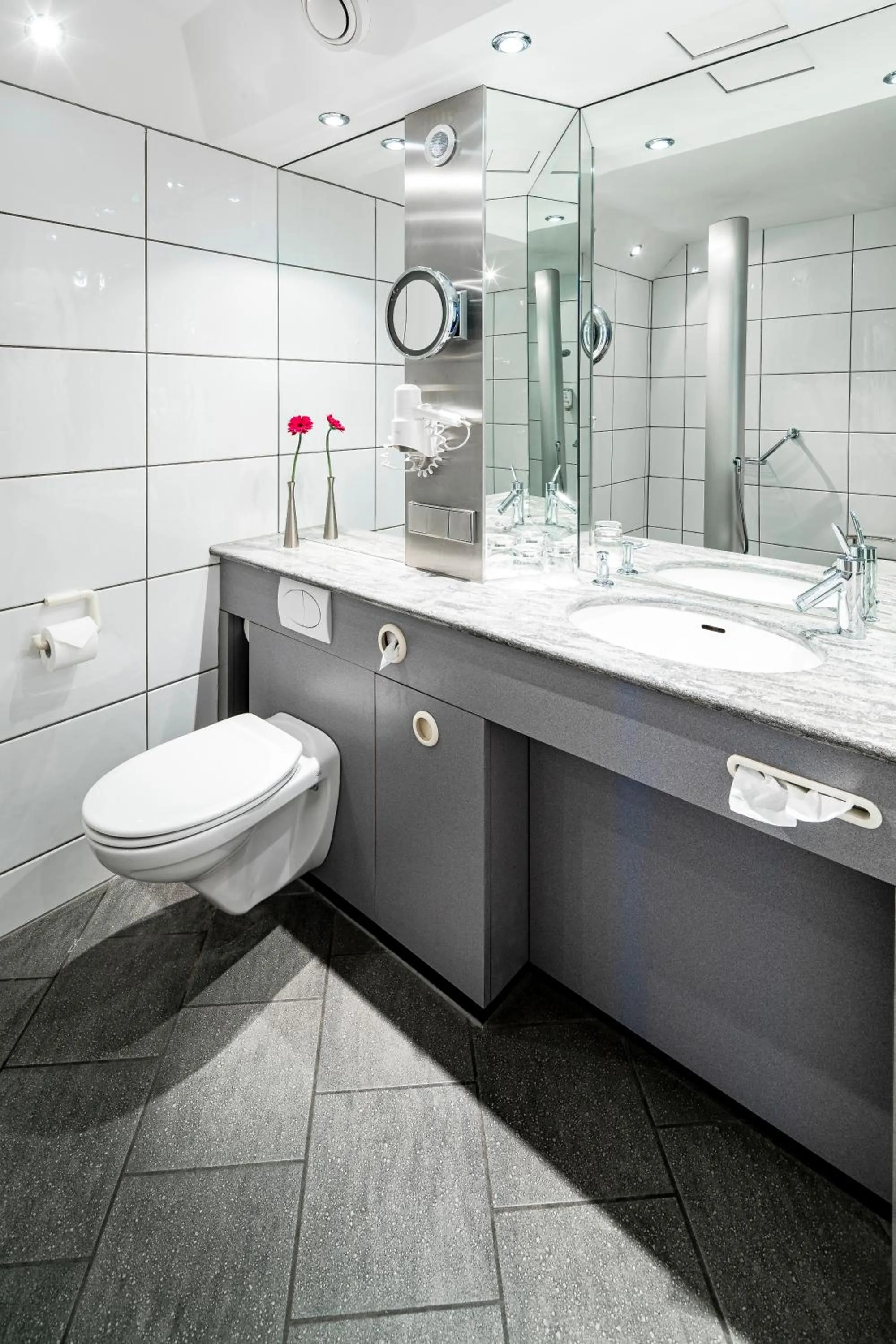 Bathroom in Hotel Roth am Strande