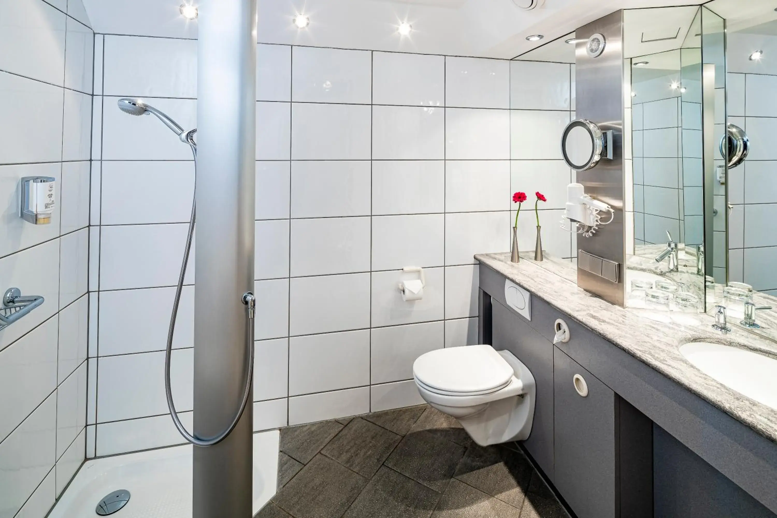 Bathroom in Hotel Roth am Strande Bathroom in Hotel Roth am Strande