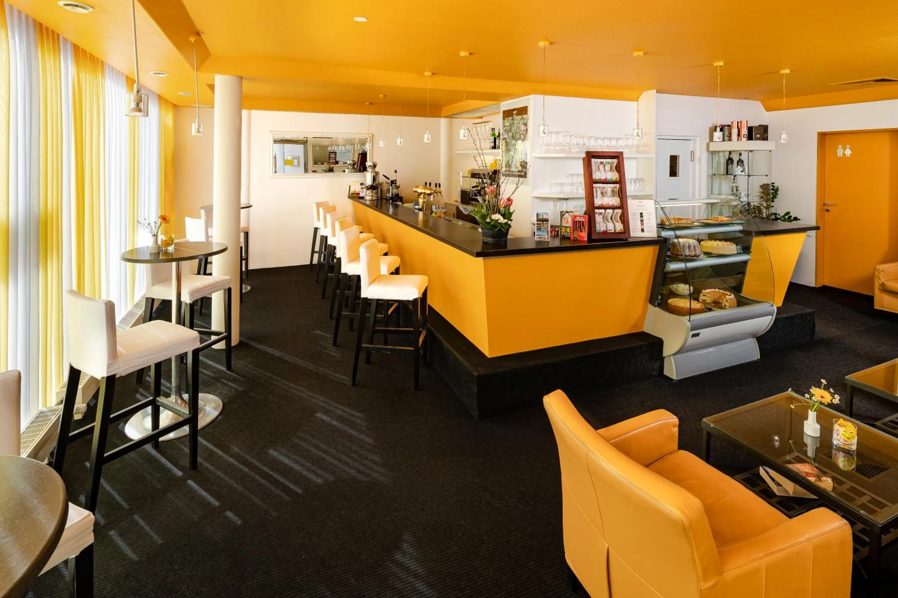 Lounge or bar in Hotel Roth am Strande