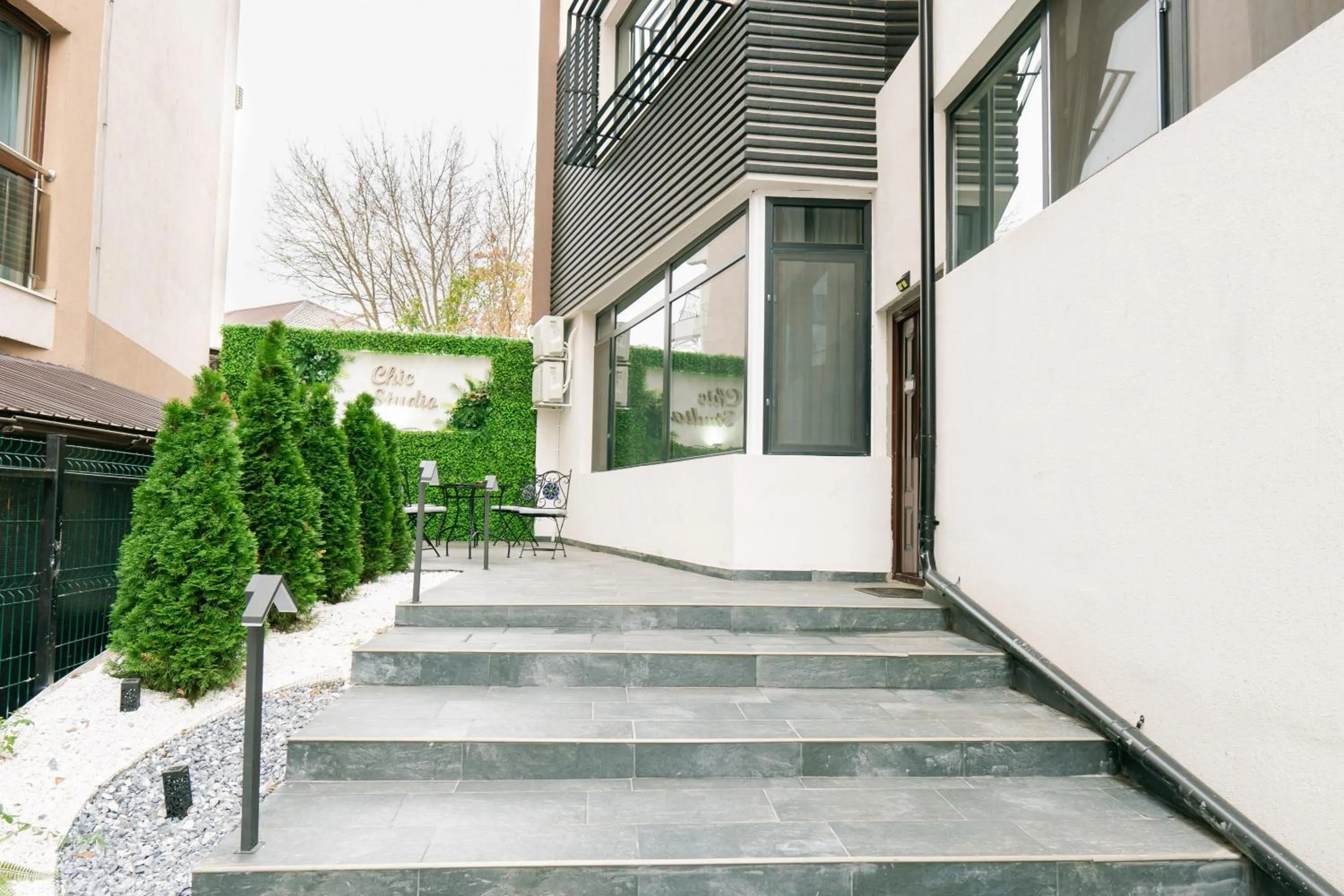 Inner courtyard view in Chic Studio