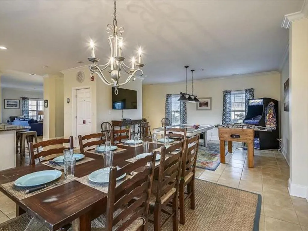 Dining area in Ocean View Luxury Rental - Sleeps 16