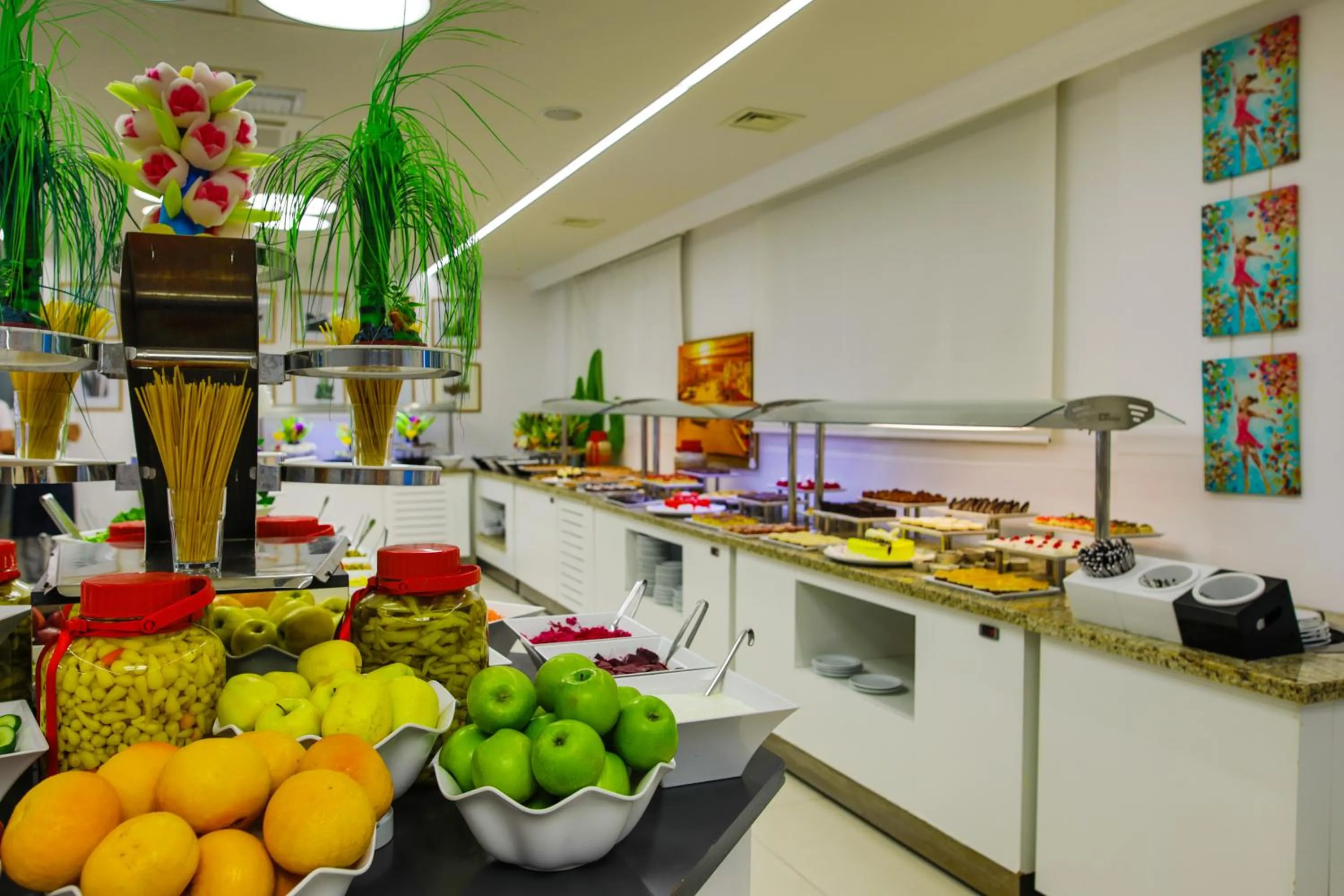 Food and drinks in Dragut Point South Hotel-All Inclusive