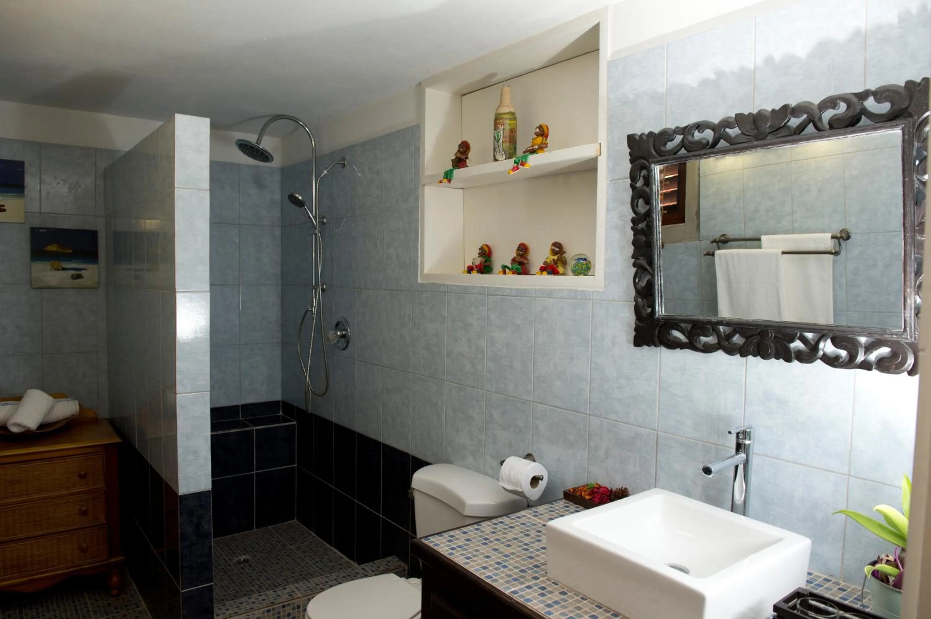 Bathroom in Villa Touloulou