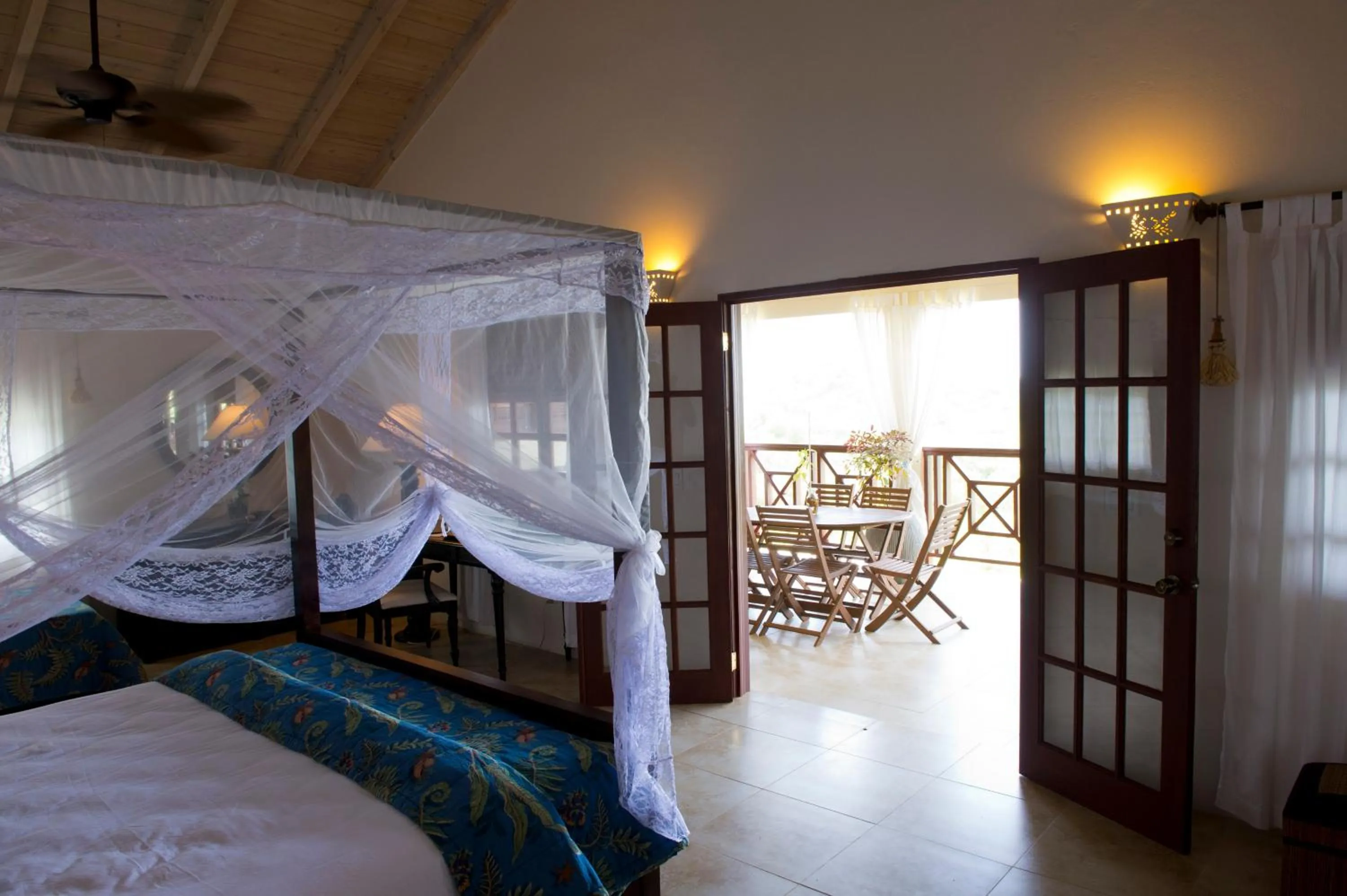 Balcony/Terrace, Bed in Villa Touloulou