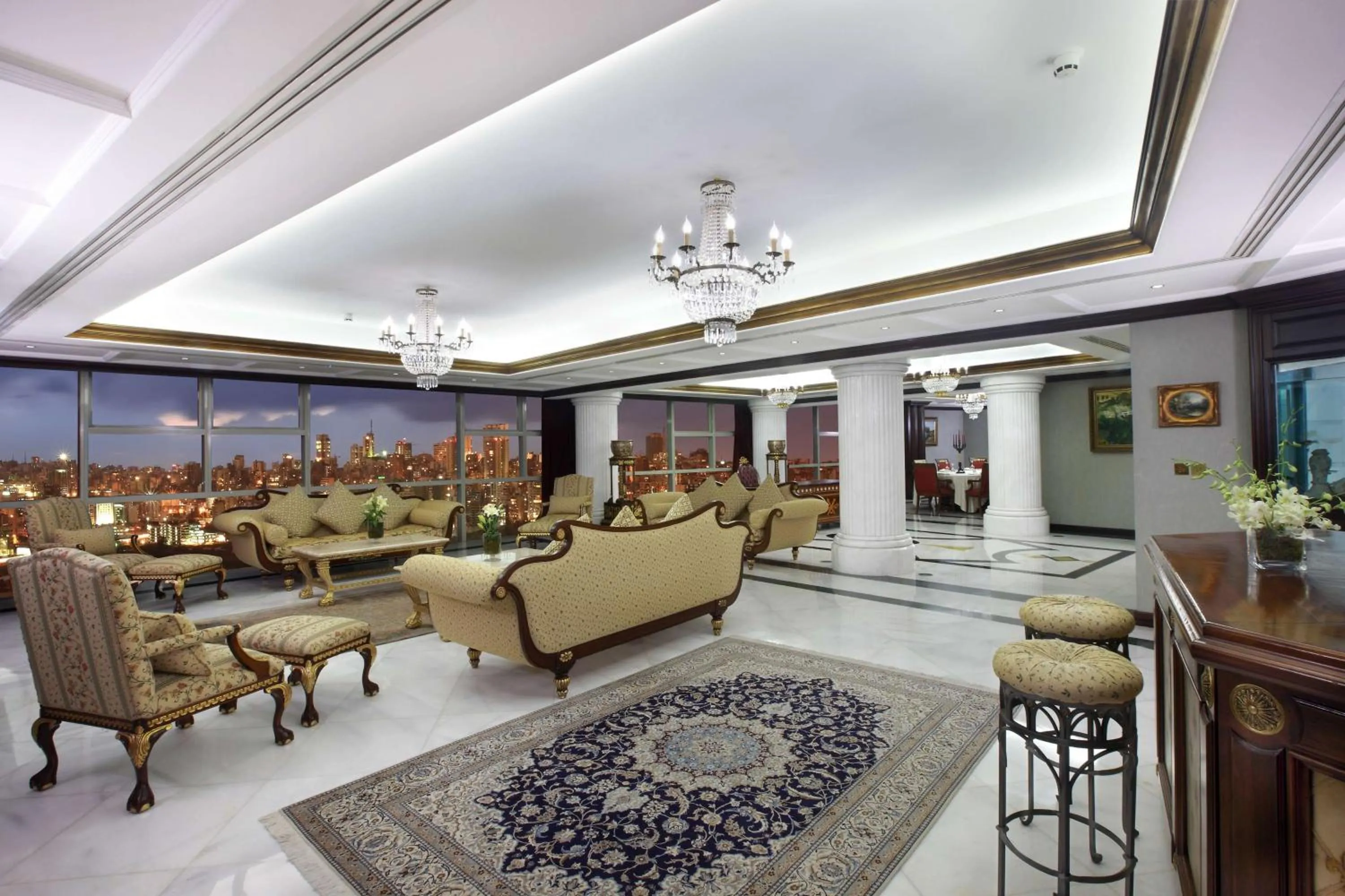 Living room in Habtoor Metropolitan Palace Hotel