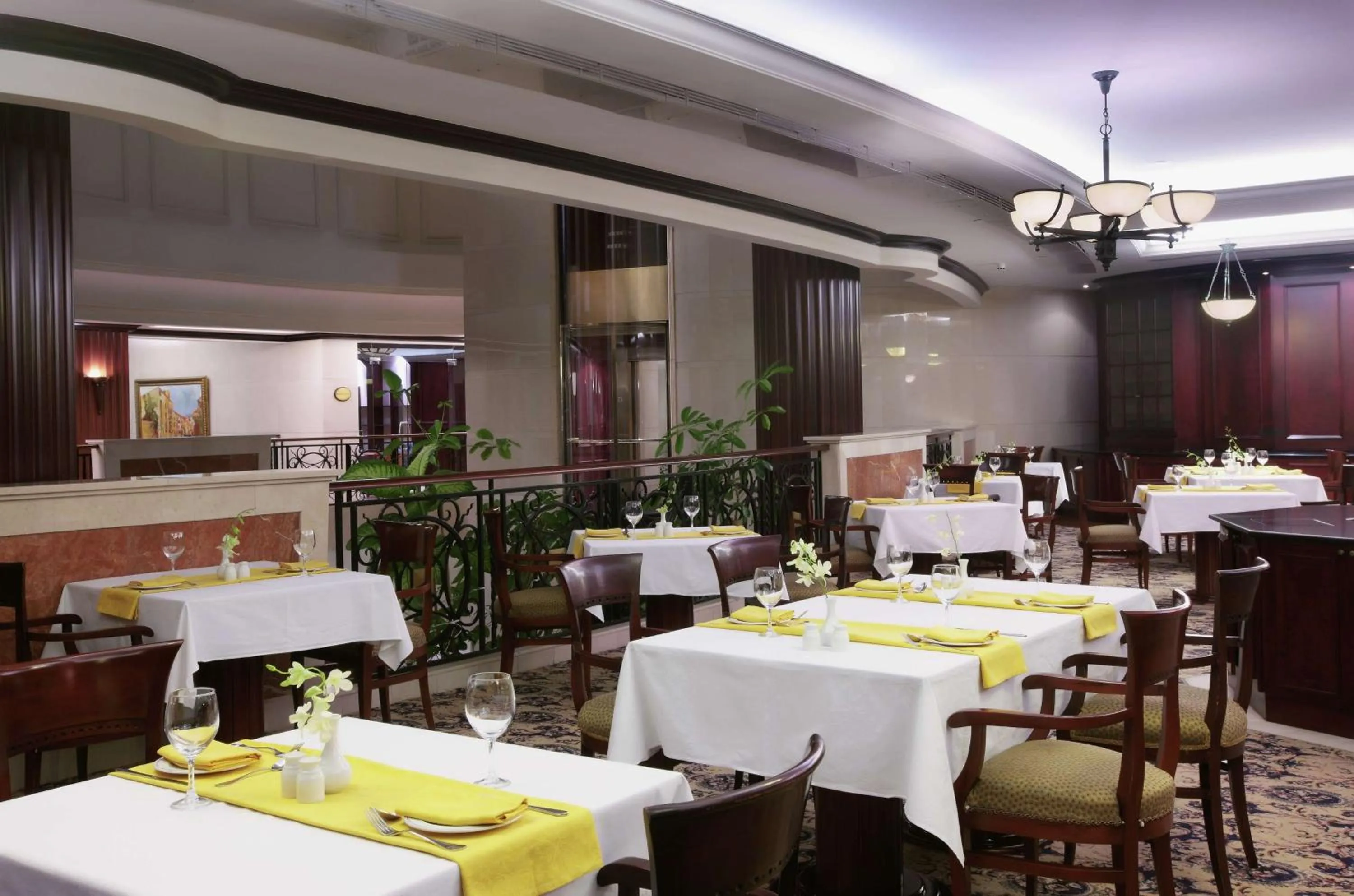 Dining area in Habtoor Metropolitan Palace Hotel