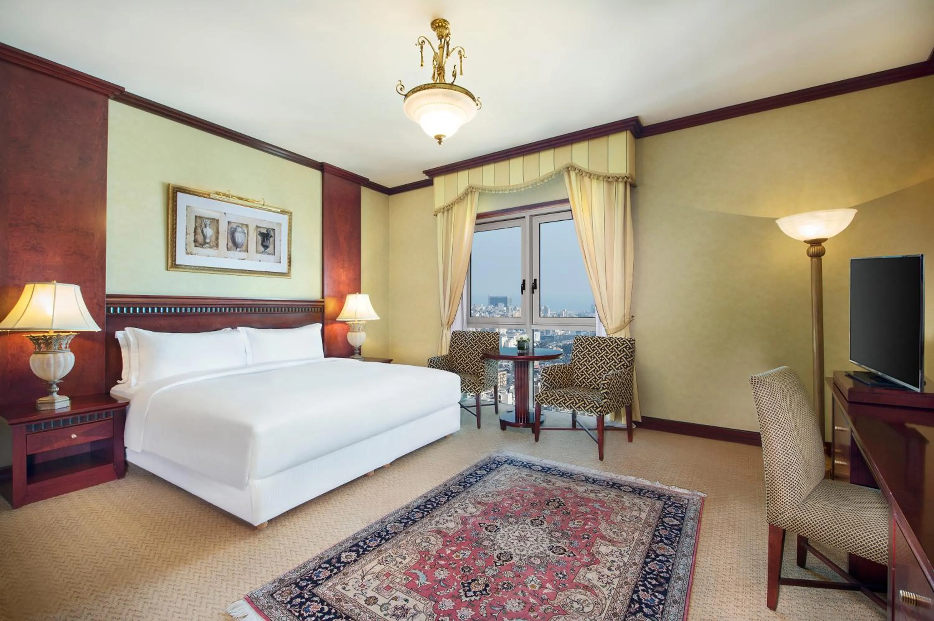 Bed in Habtoor Metropolitan Palace Hotel