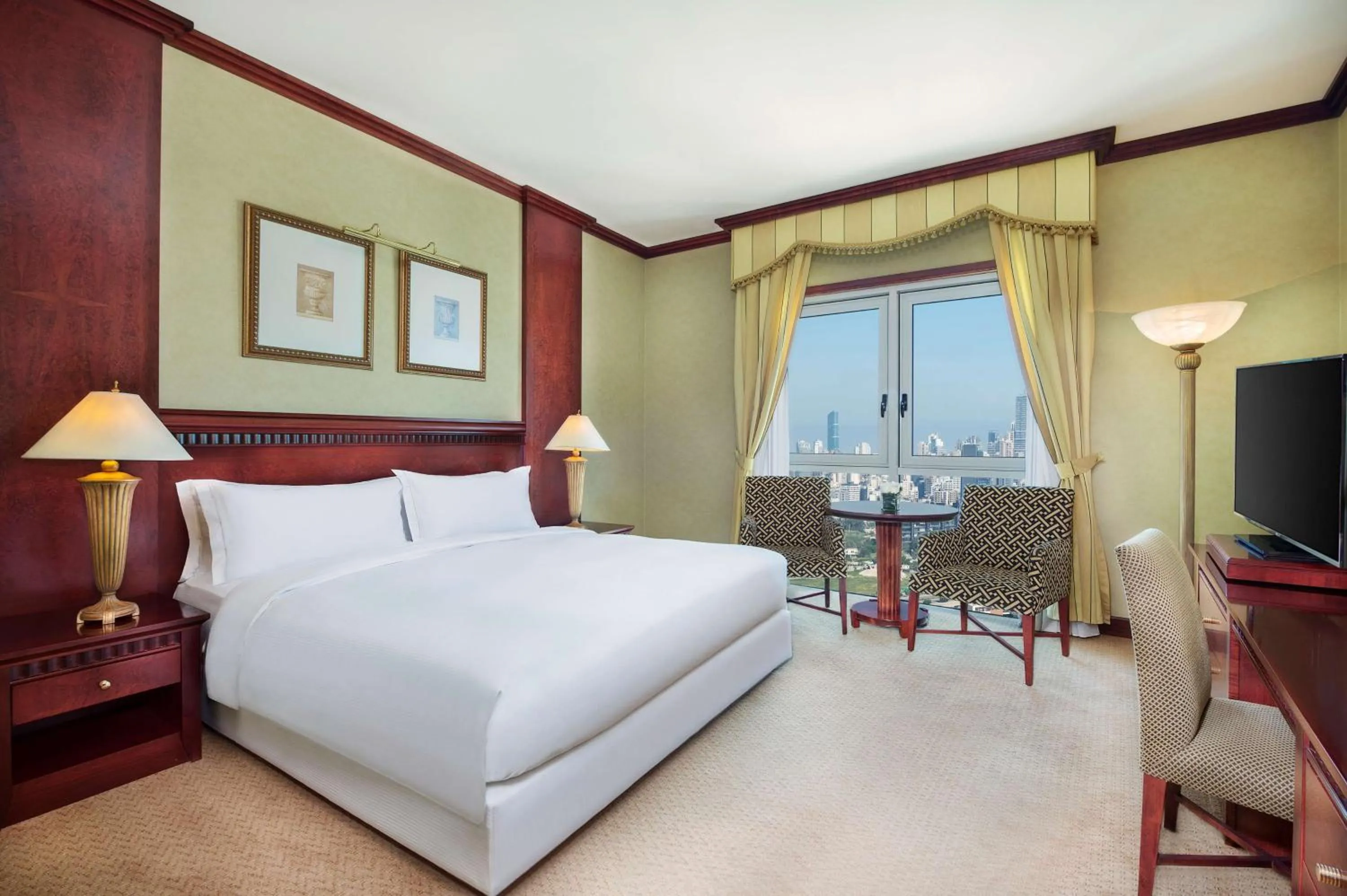 Bedroom, Bed in Habtoor Metropolitan Palace Hotel