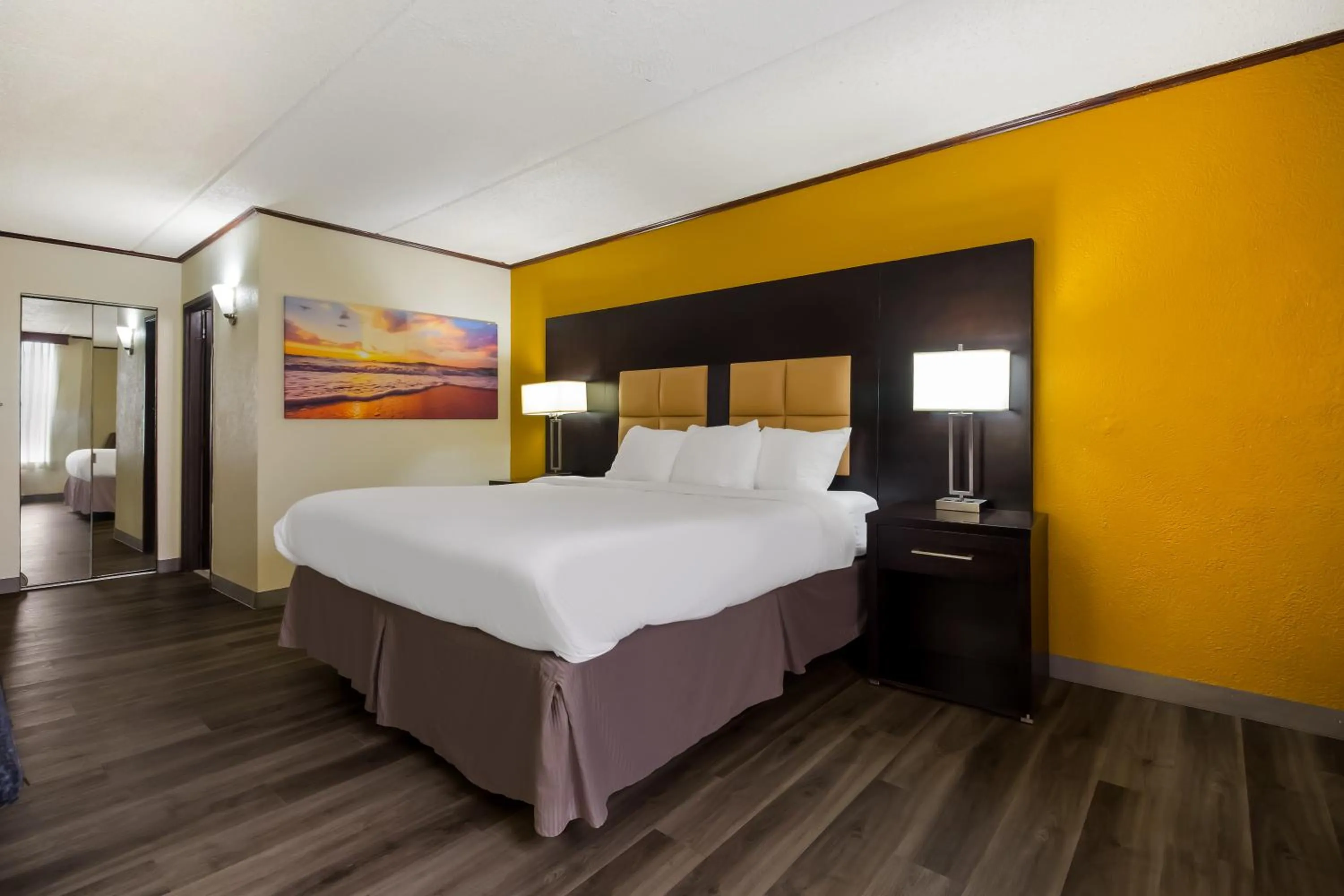 Bed in Clarion Pointe Lake Jackson - Clute