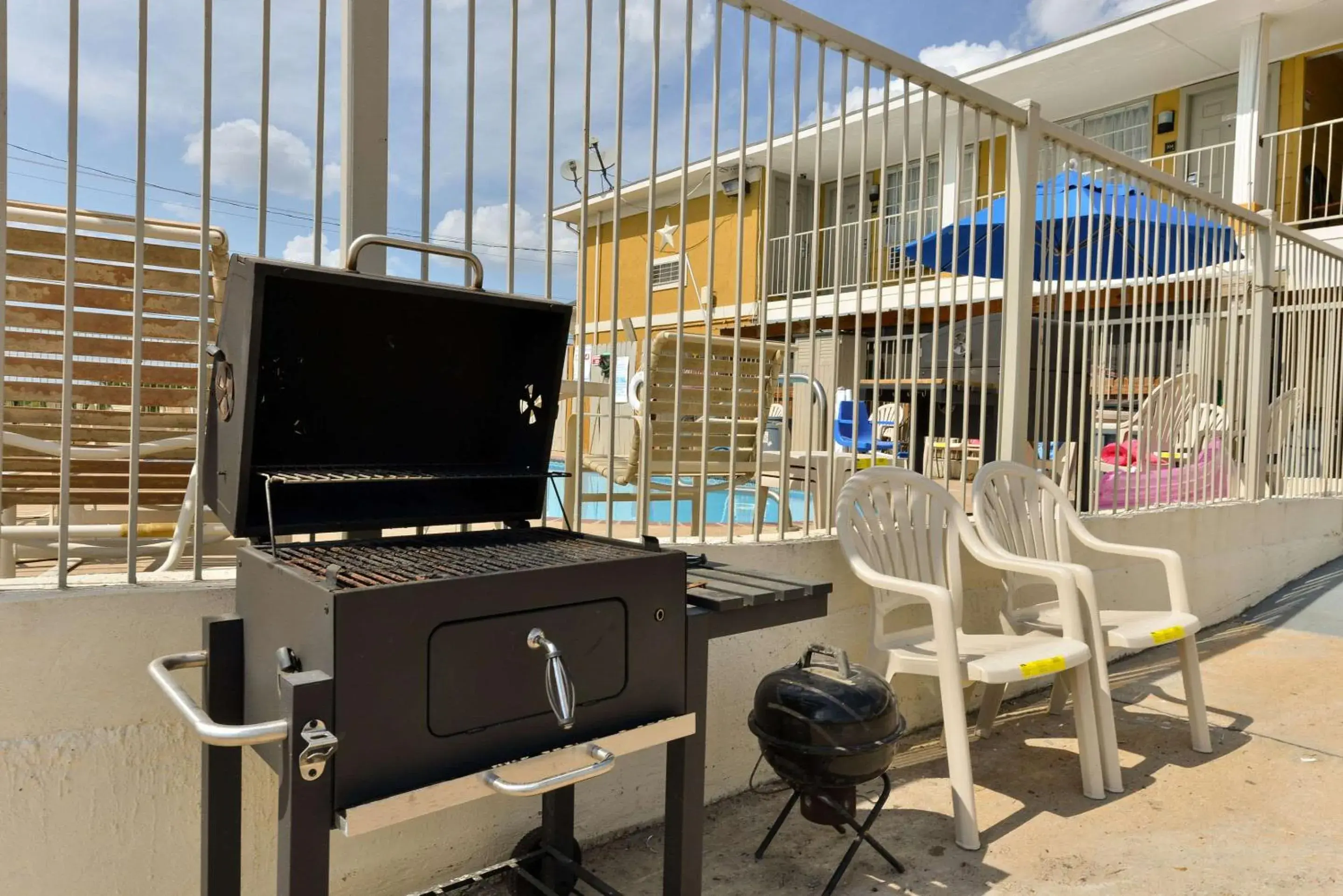 Pool view in Quality Inn Gonzales Pool view in Quality Inn Gonzales