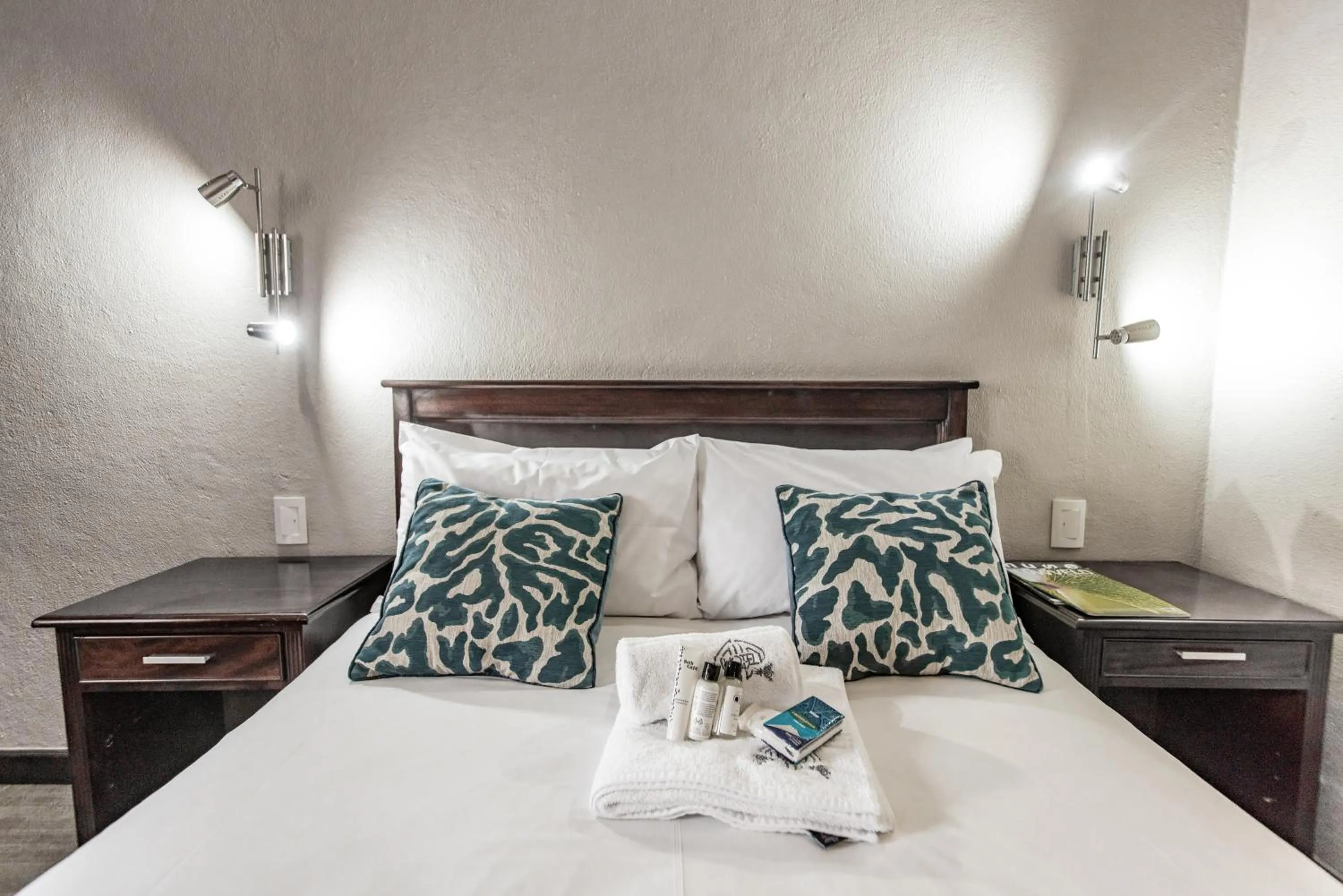 Bed in Hotel 247 @ White River