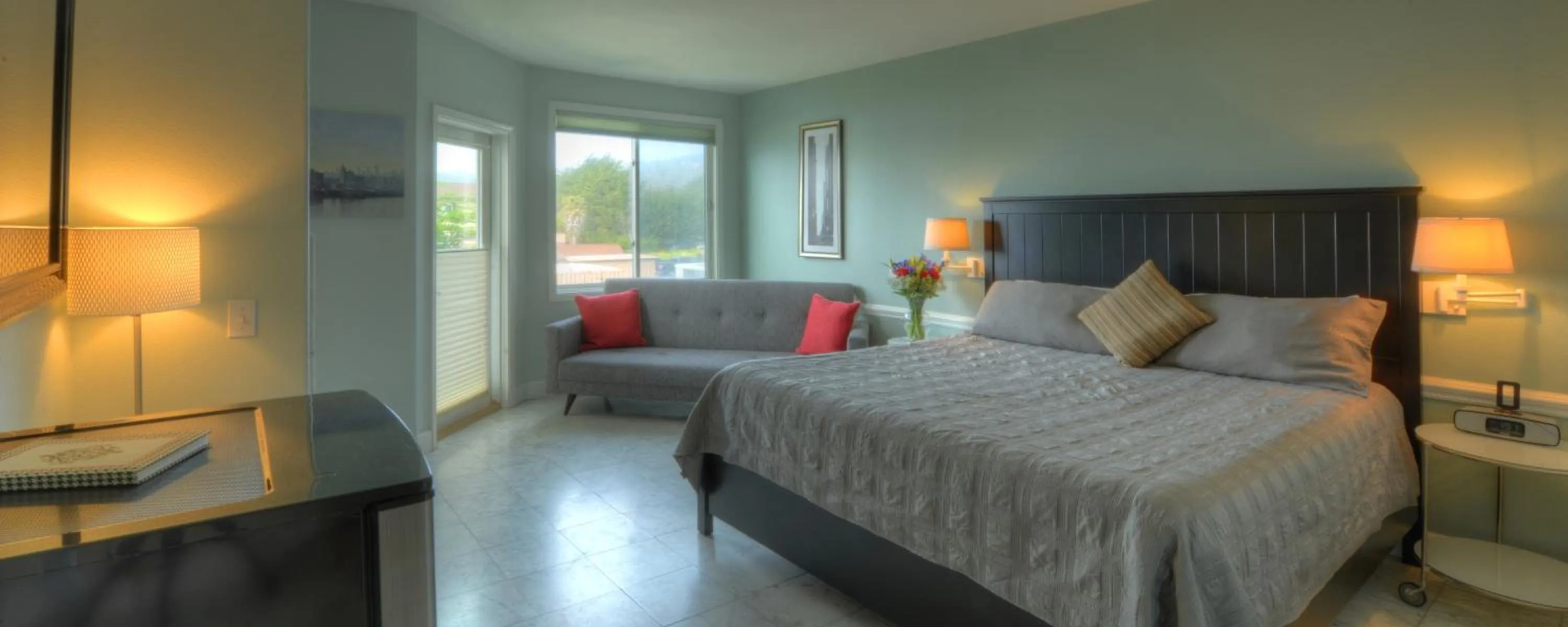 Day, Bed in The Oceanfront Stay on MiramarBeach HMB