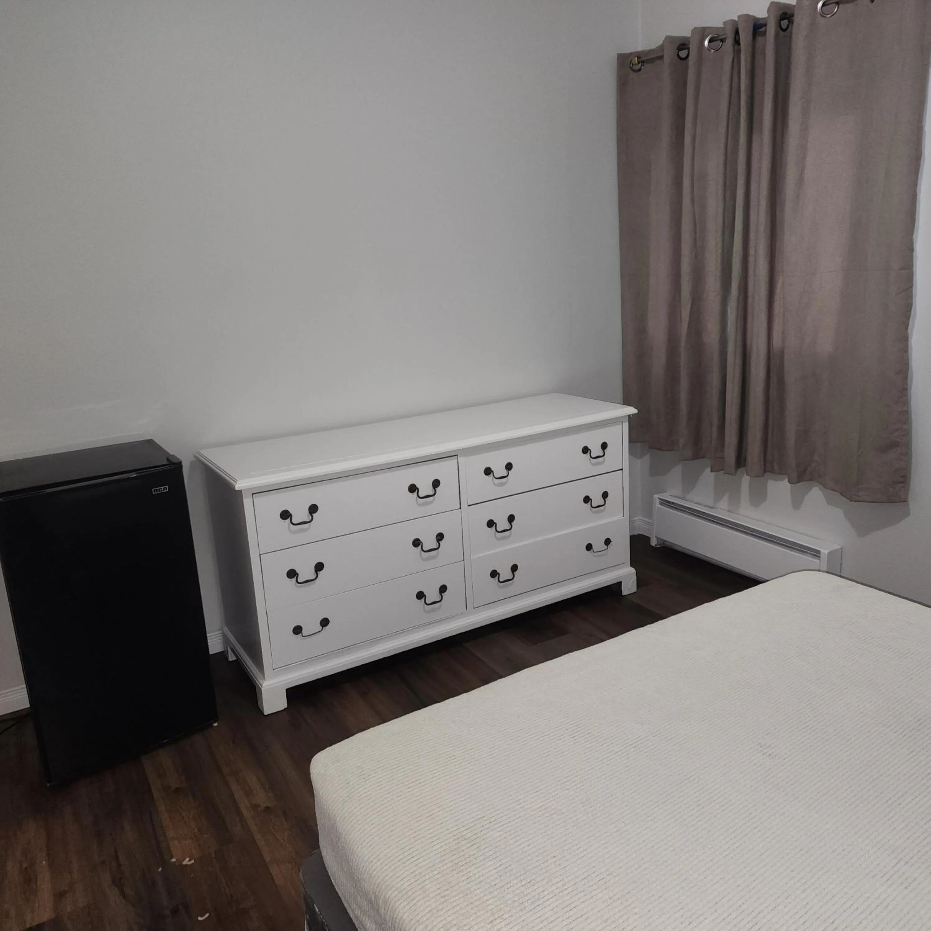 Bedroom, Bed in Earthquest Lodge