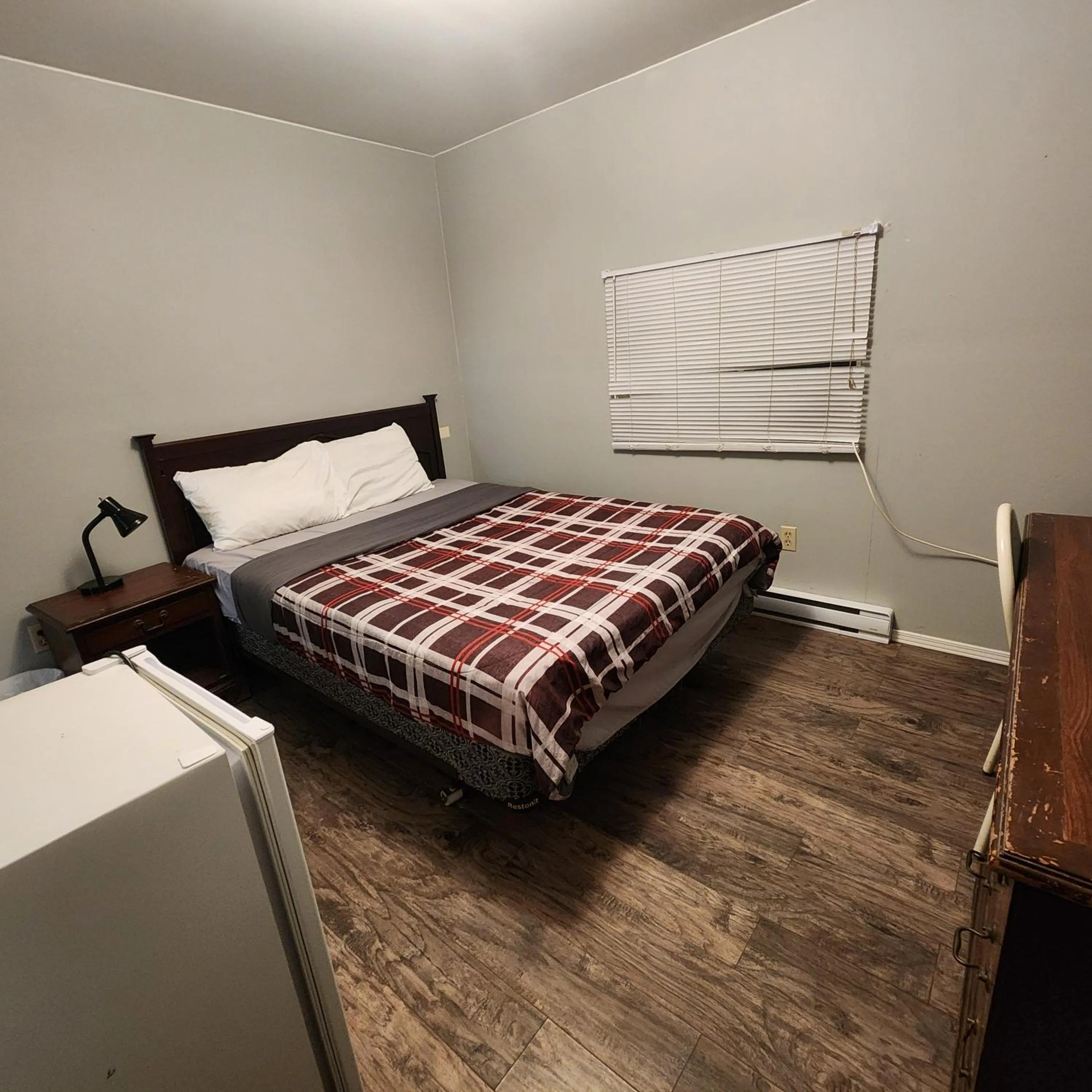 Bed in Earthquest Lodge