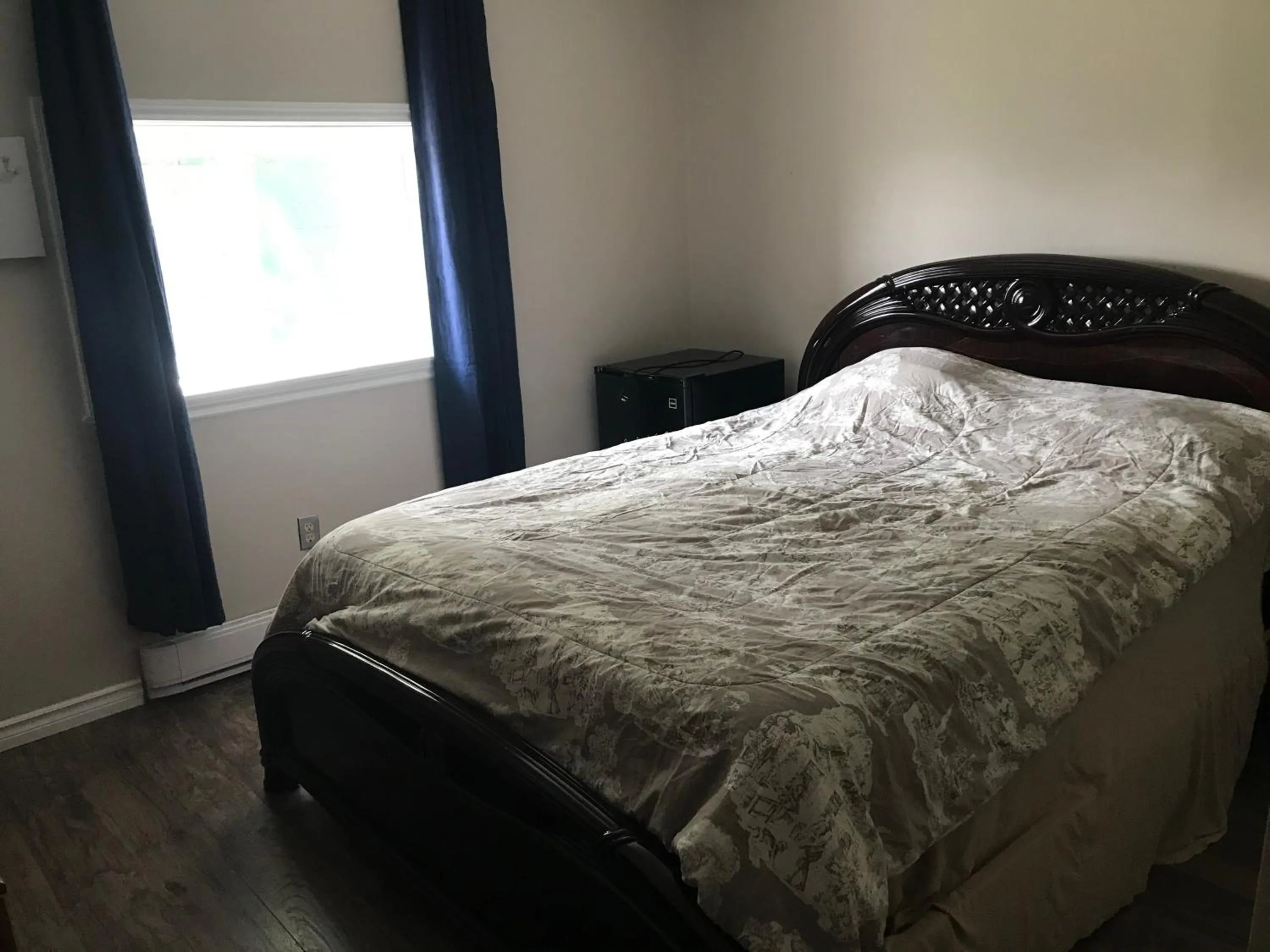 Bedroom, Bed in Earthquest Lodge