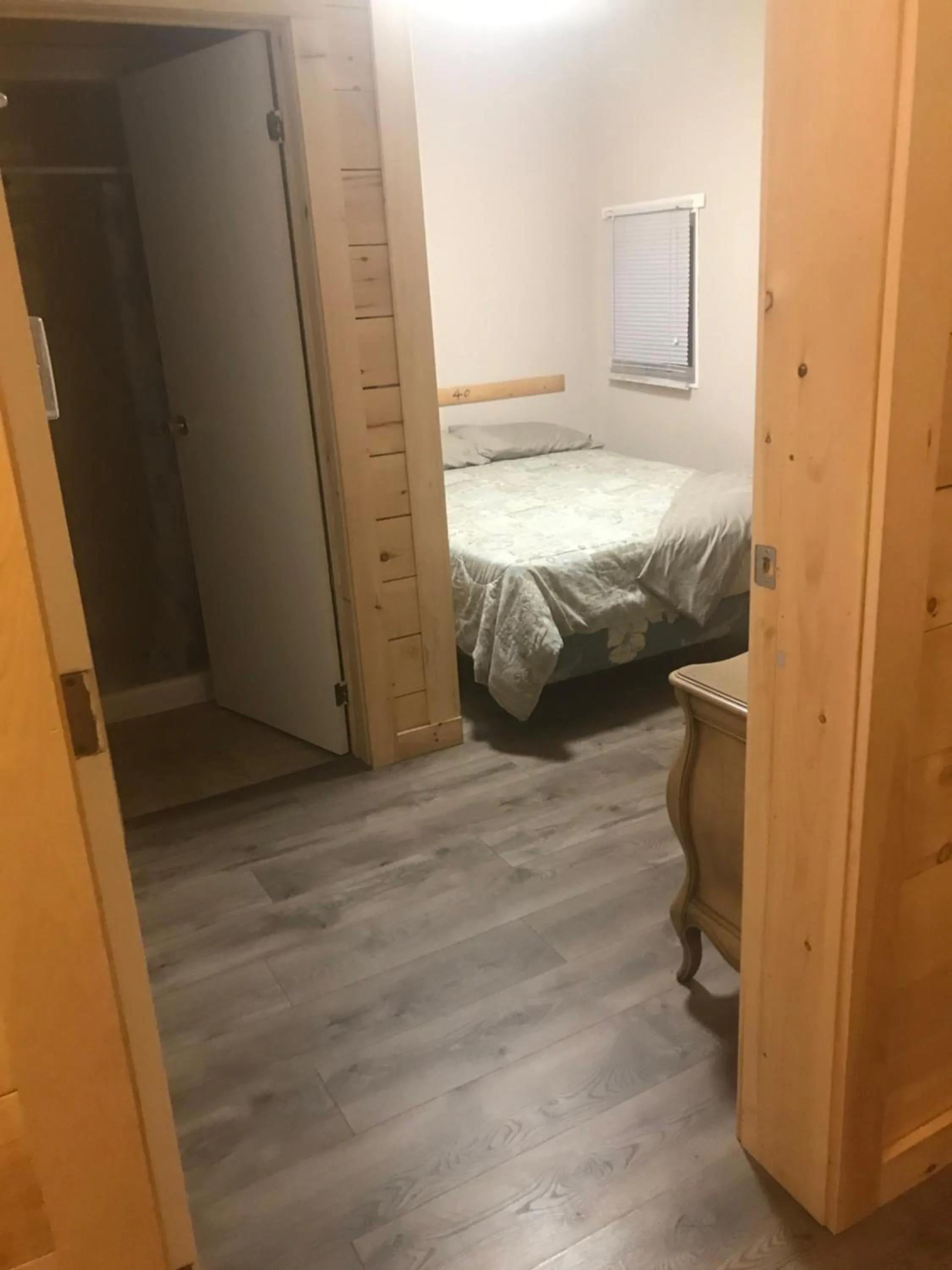 Bedroom, Bed in Earthquest Lodge