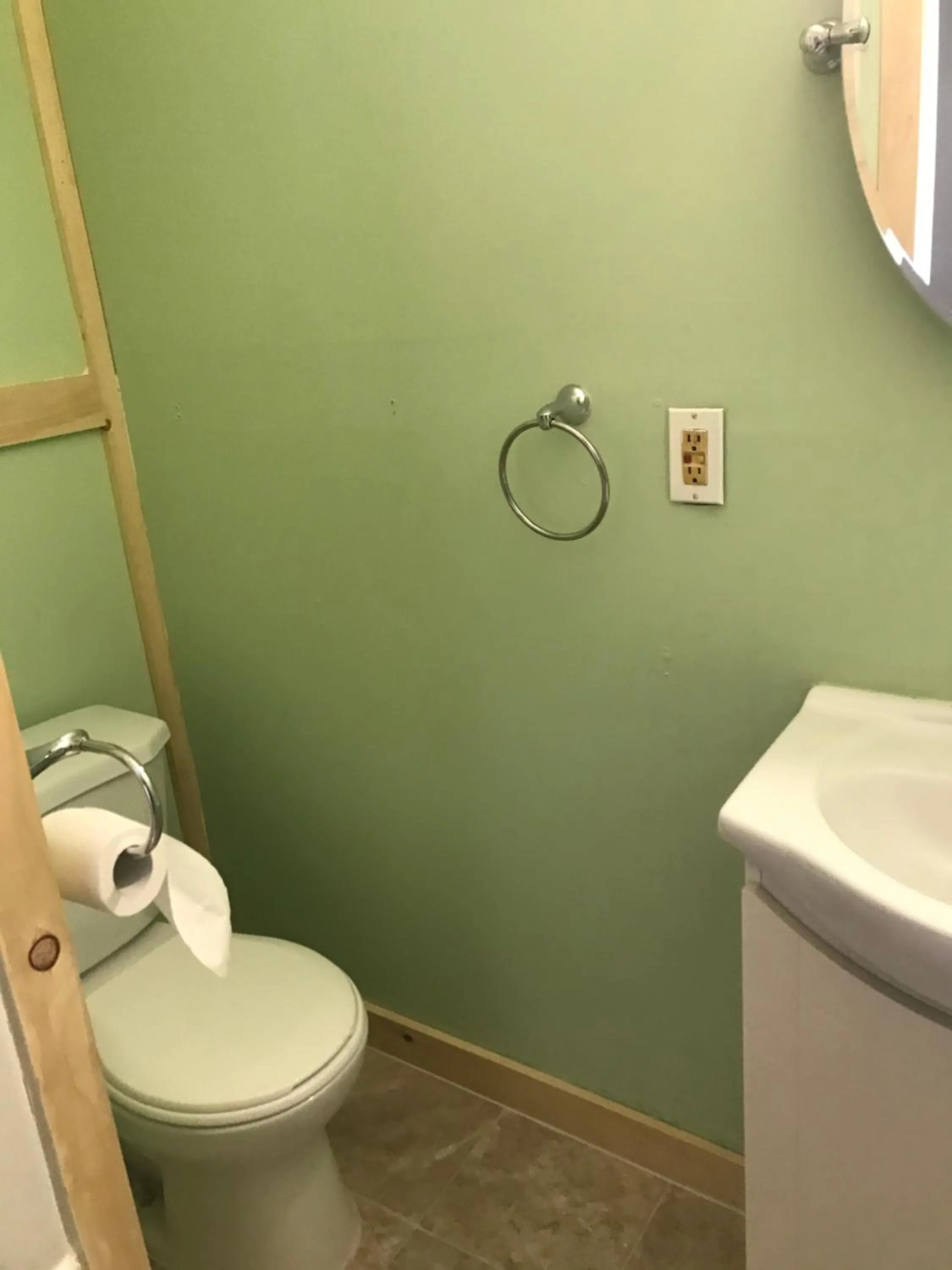 Bathroom in Earthquest Lodge