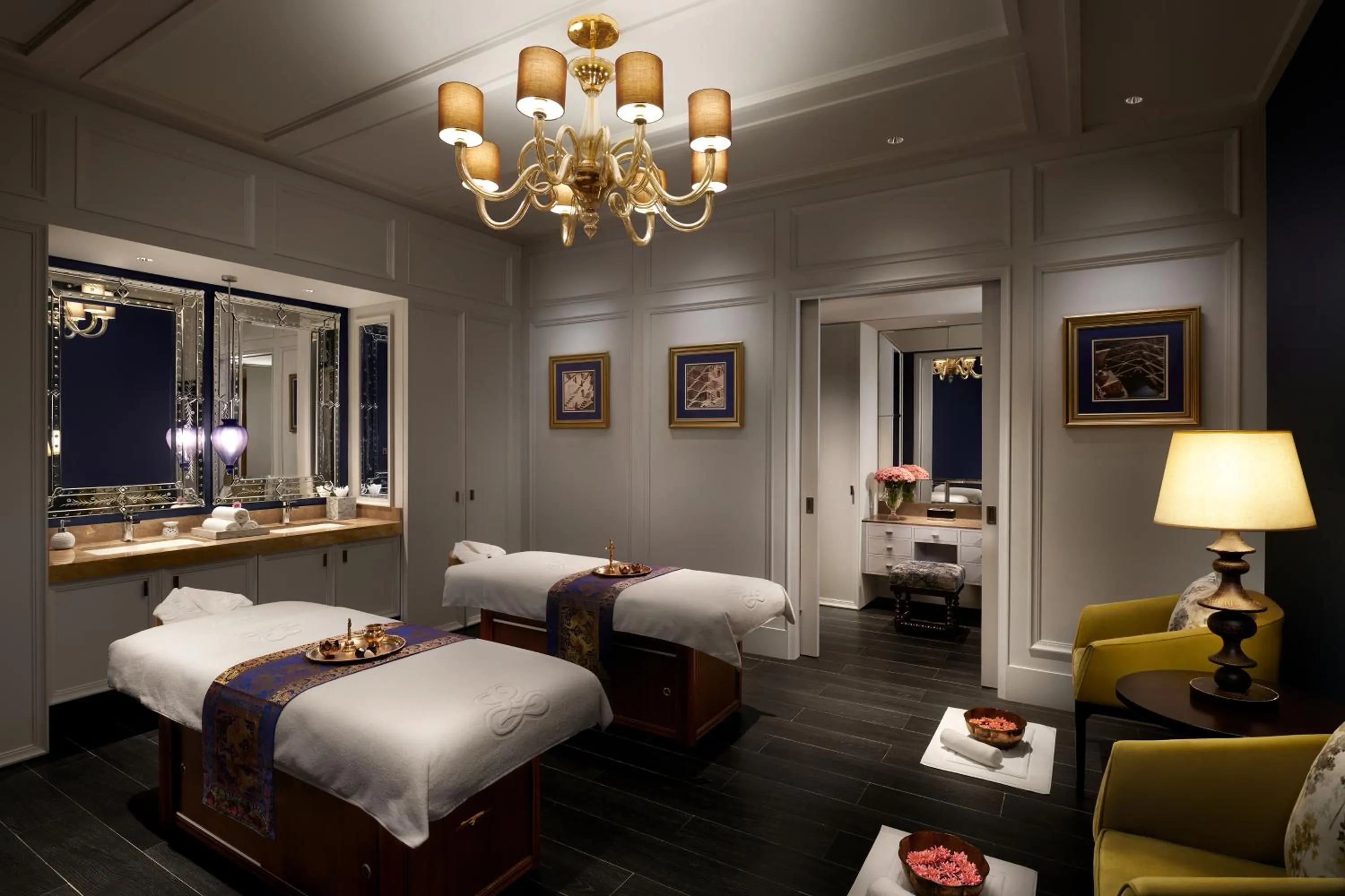 Spa and wellness centre/facilities, Bed in The Leela Gandhinagar