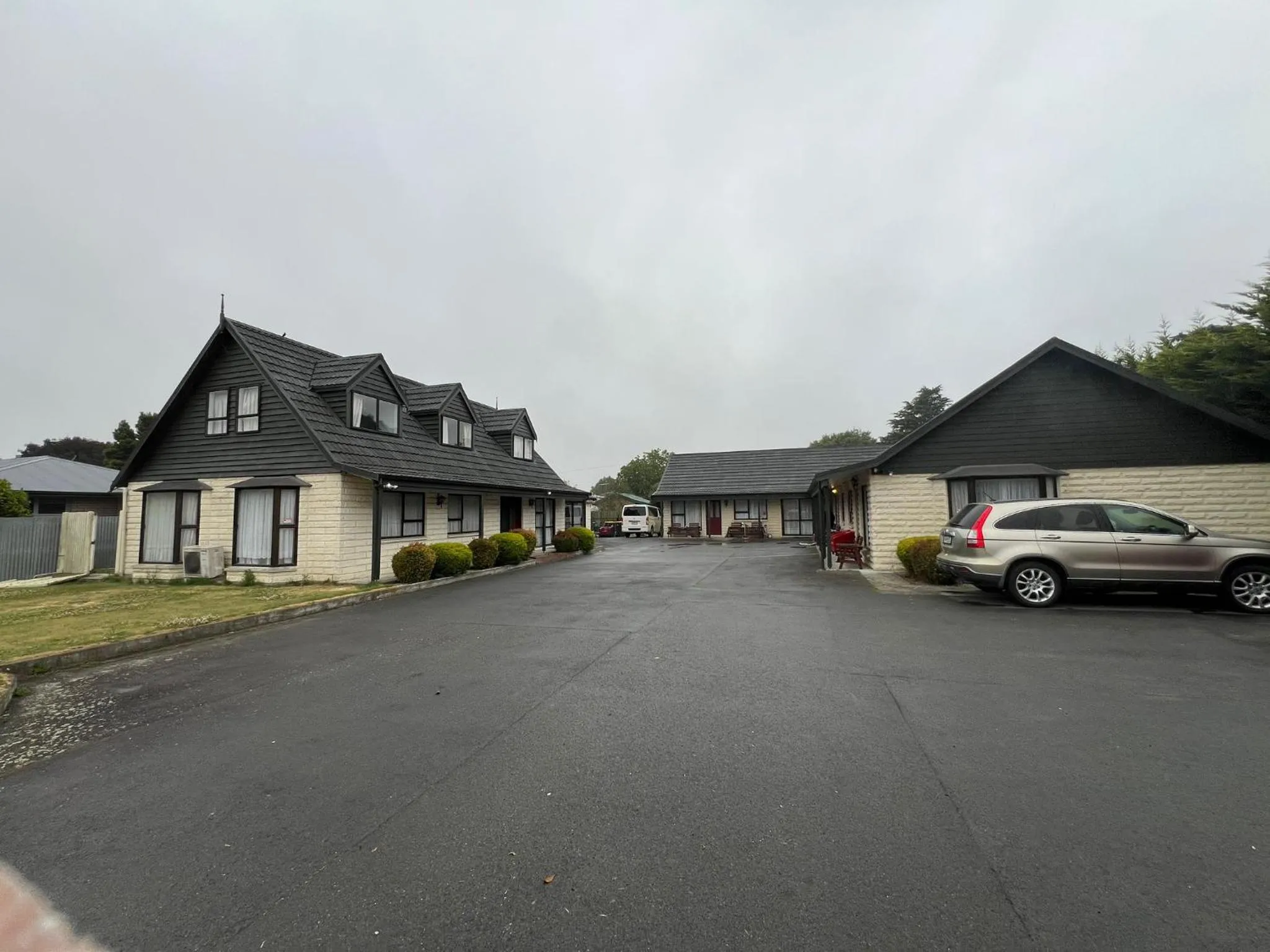 Academy Lodge Motel