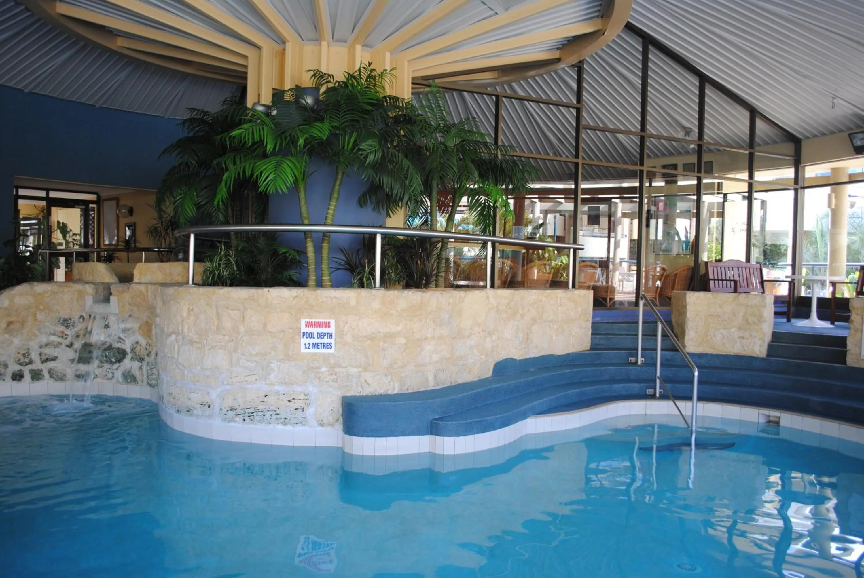 Swimming pool in Silver Sands Resort Mandurah