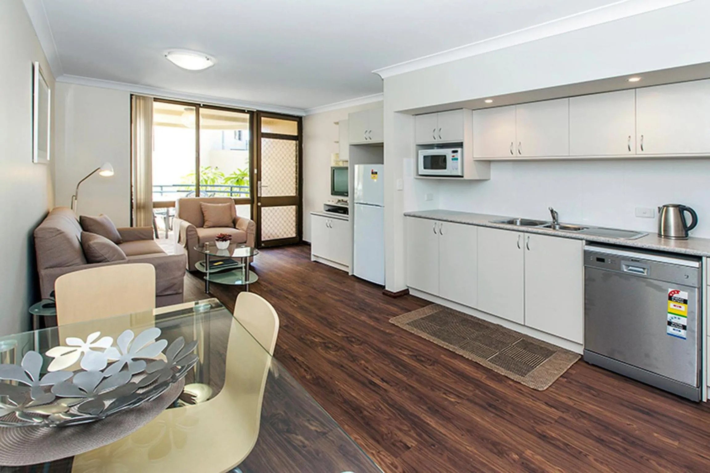 Kitchen or kitchenette in Silver Sands Resort Mandurah