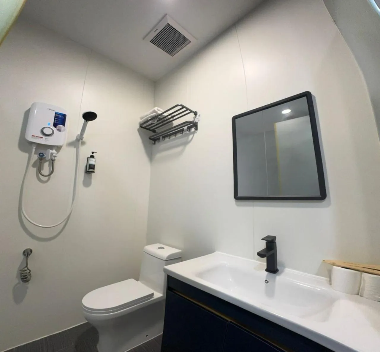 Bathroom in Hotel LBS