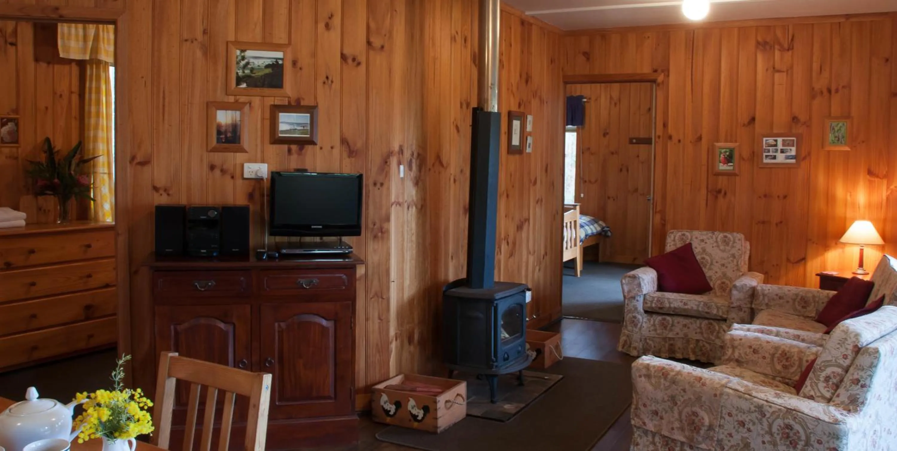 Living room in Balingup Heights Hilltop Forest Cottages