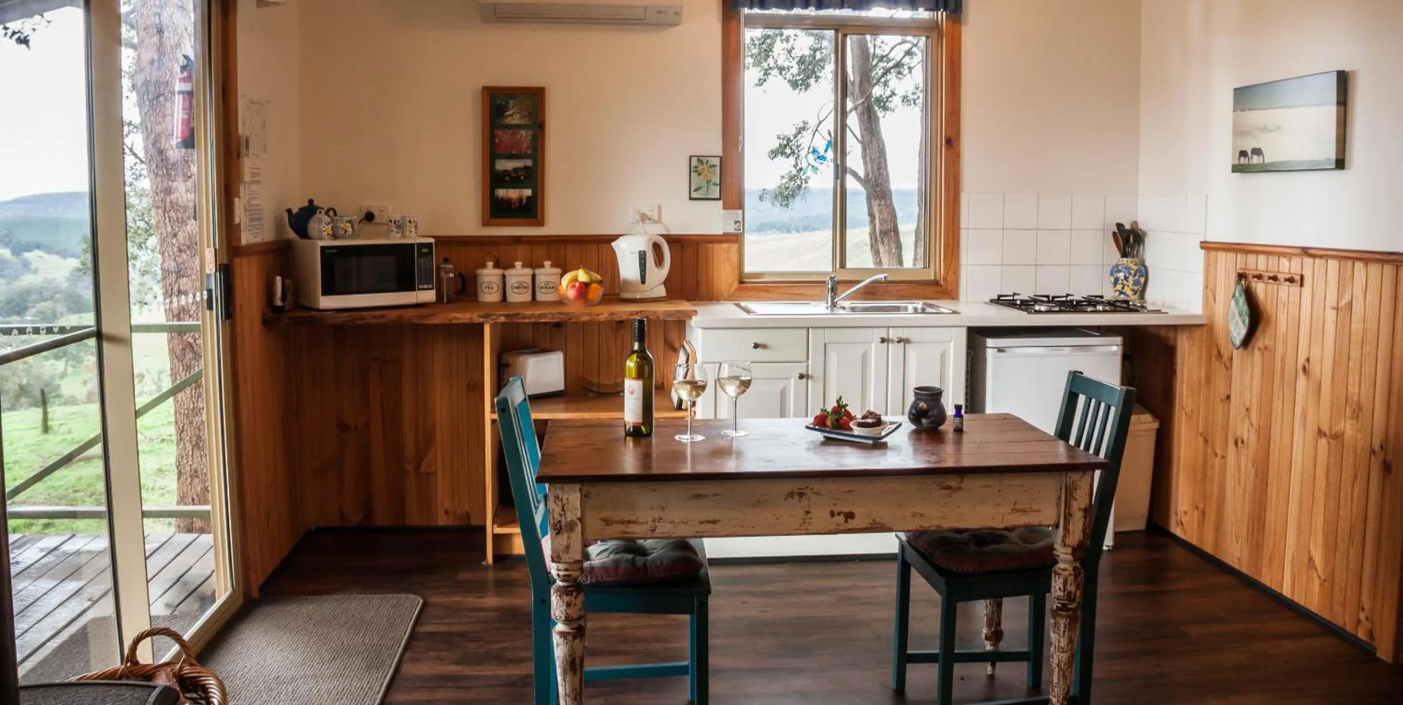 Dining area in Balingup Heights Hilltop Forest Cottages