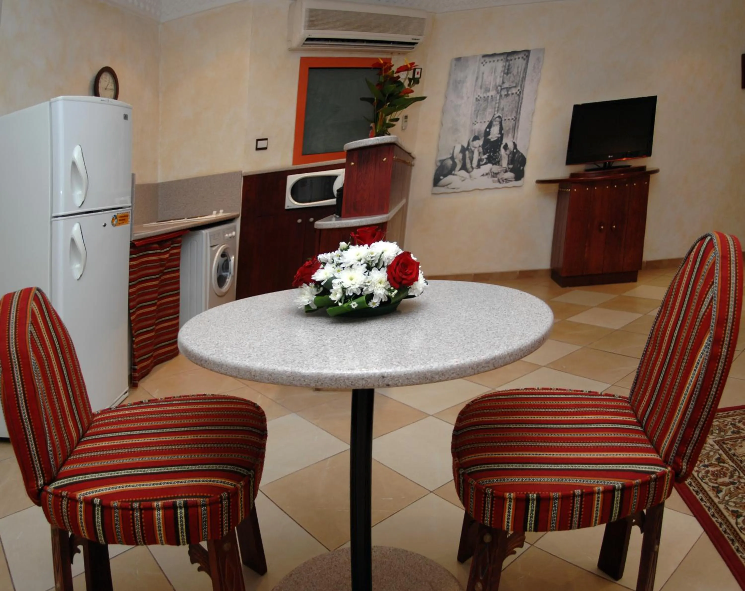 Dining area in Al Liwan Suites